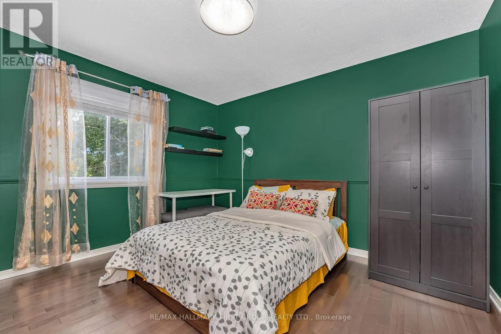 16 HAWLEY CRESCENT