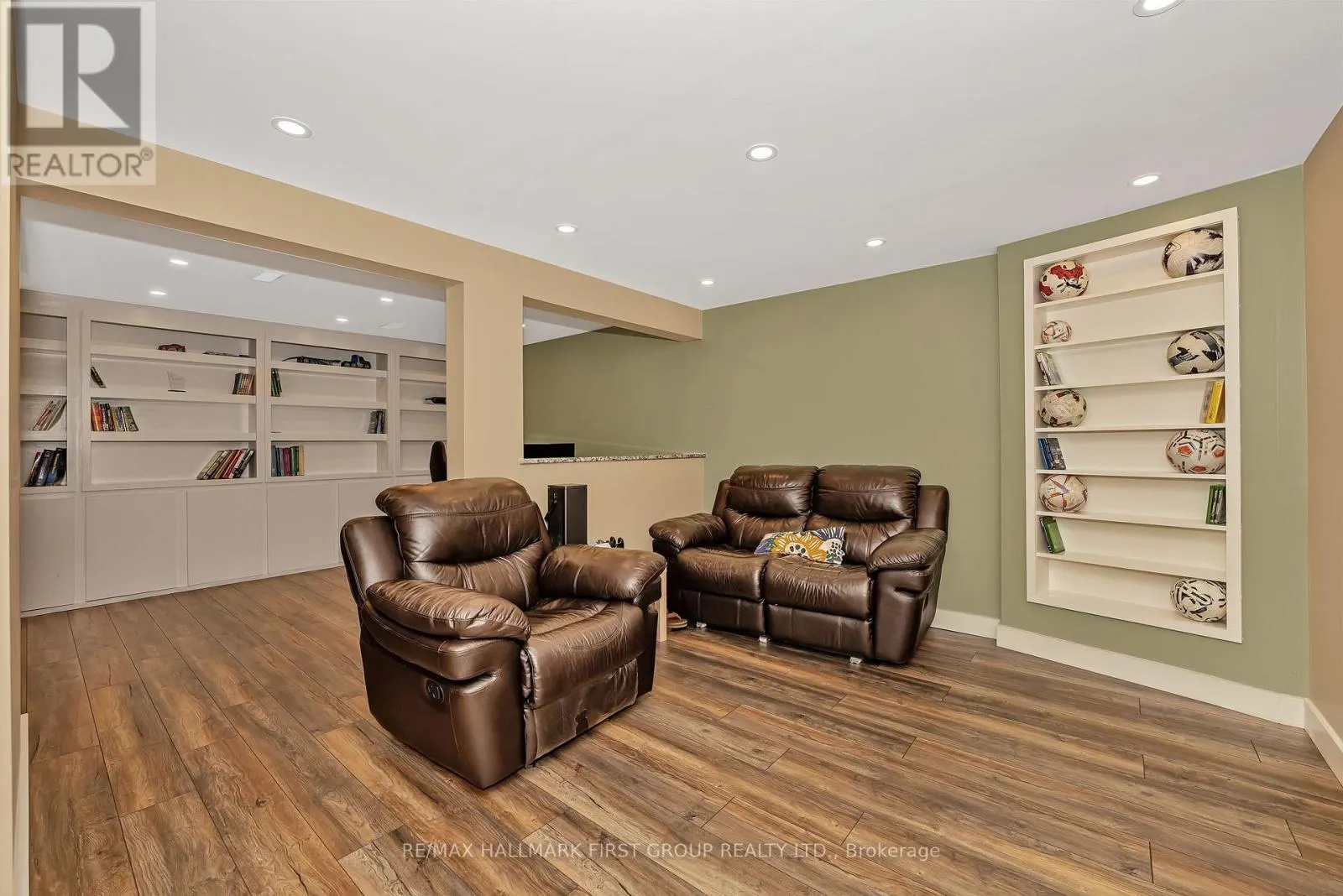 16 HAWLEY CRESCENT