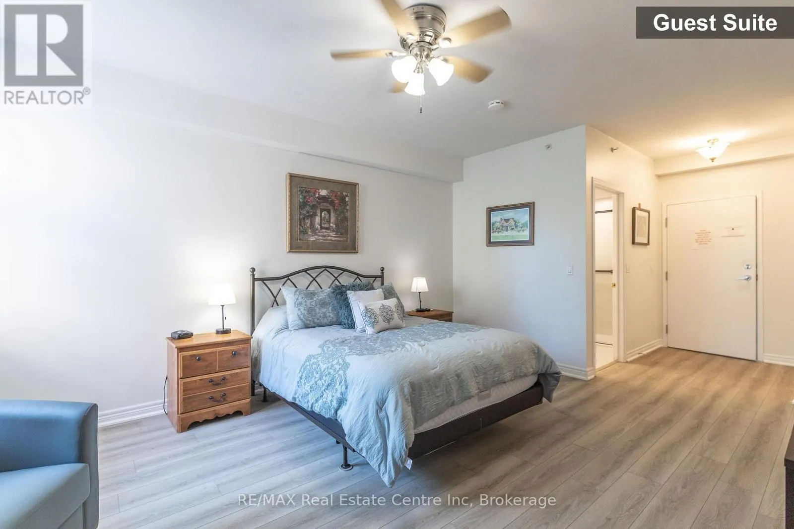 303 - 20 STATION SQUARE, #303