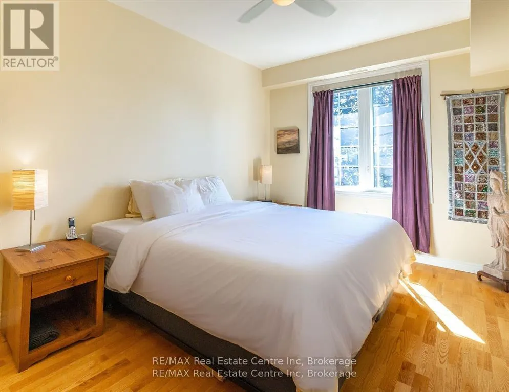 303 - 20 STATION SQUARE, #303