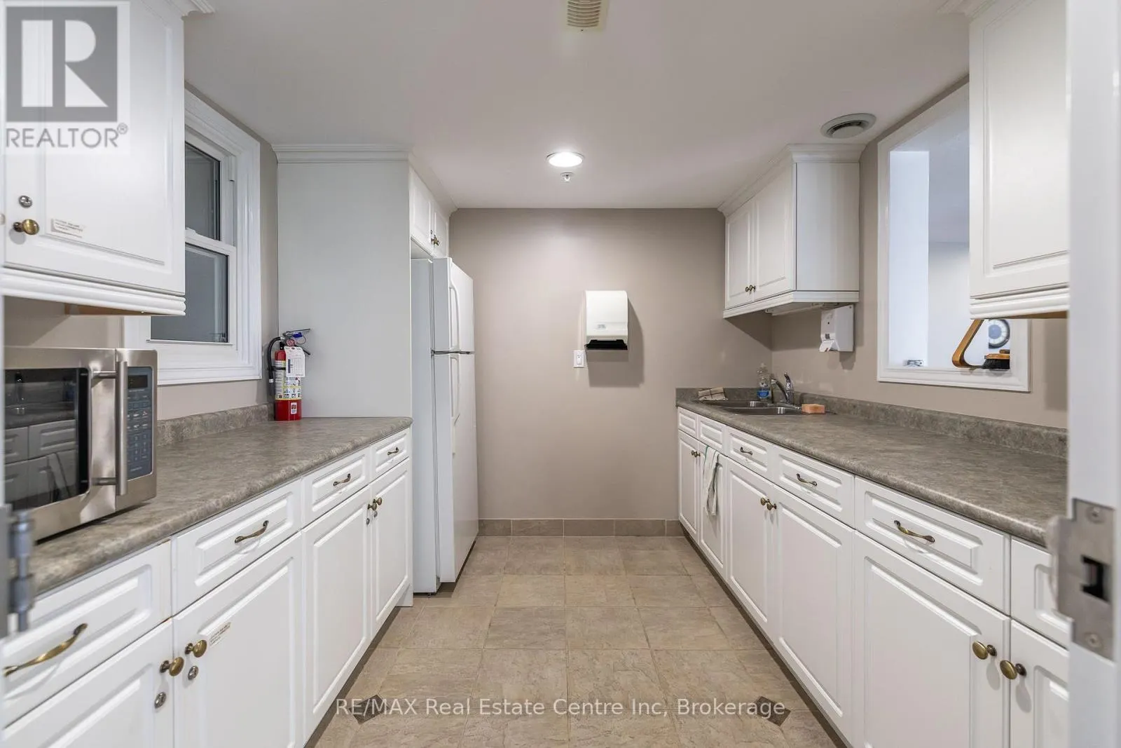 303 - 20 STATION SQUARE, #303