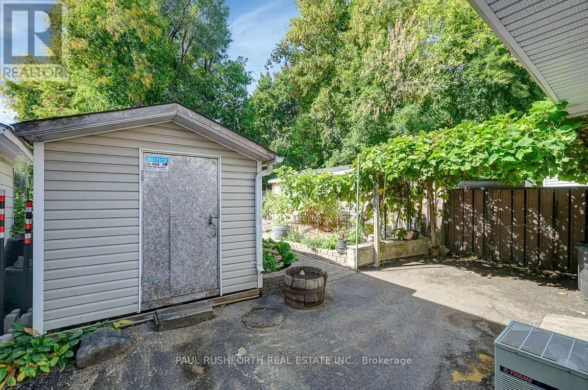36 CHAMPAGNE AVENUE S