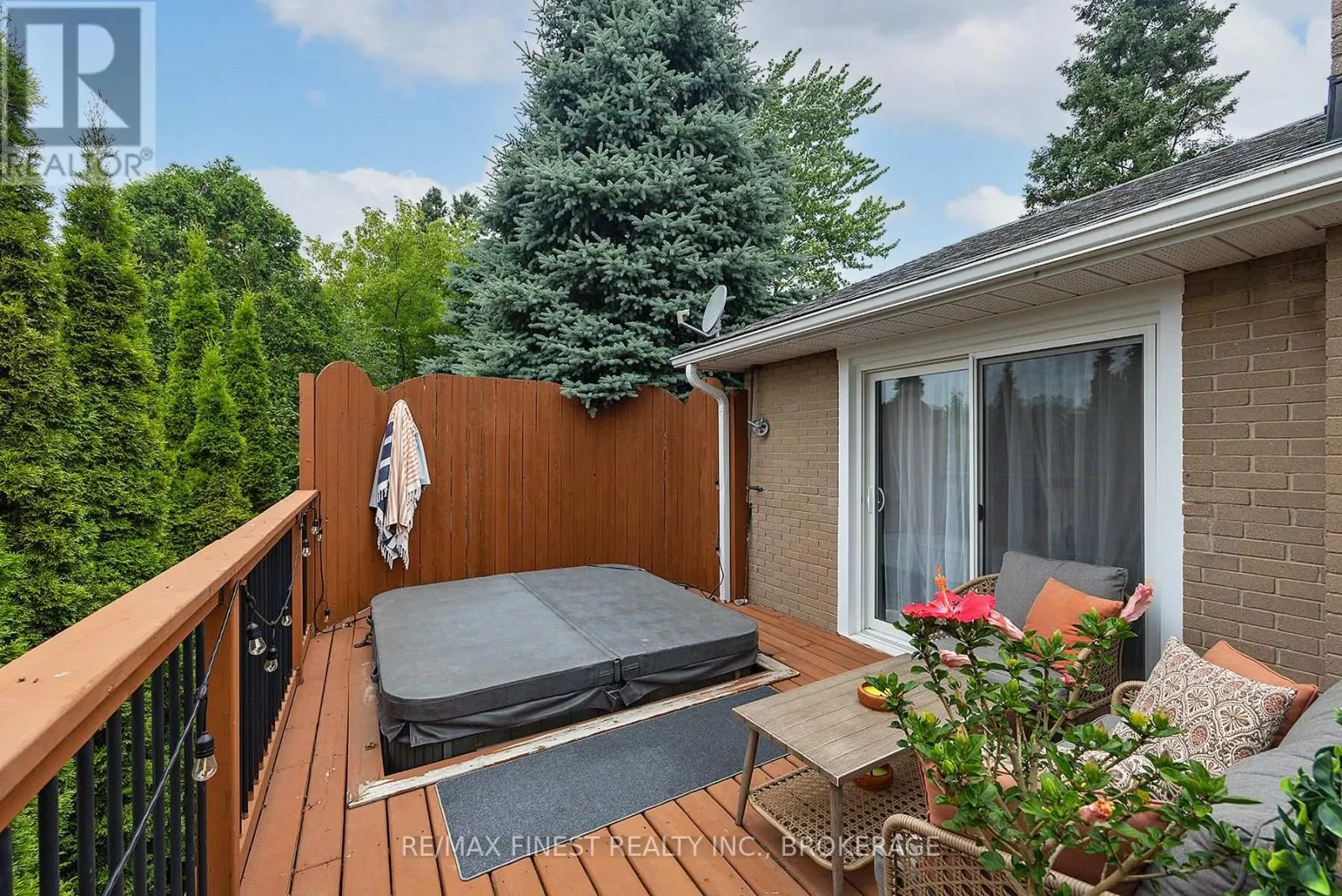 1429 AVONDALE CRESCENT