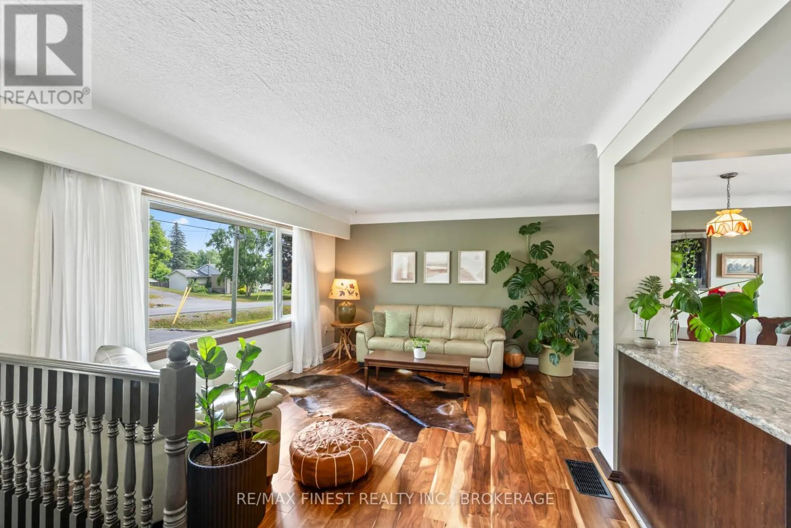 1429 AVONDALE CRESCENT