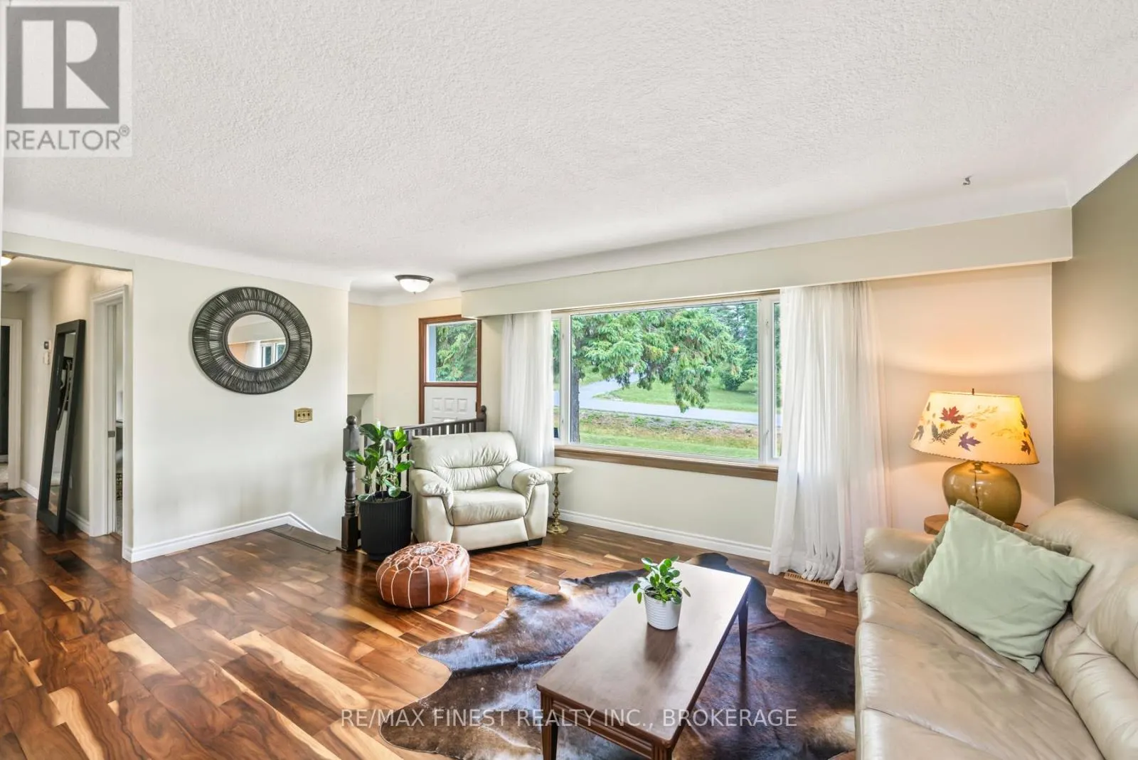 1429 AVONDALE CRESCENT