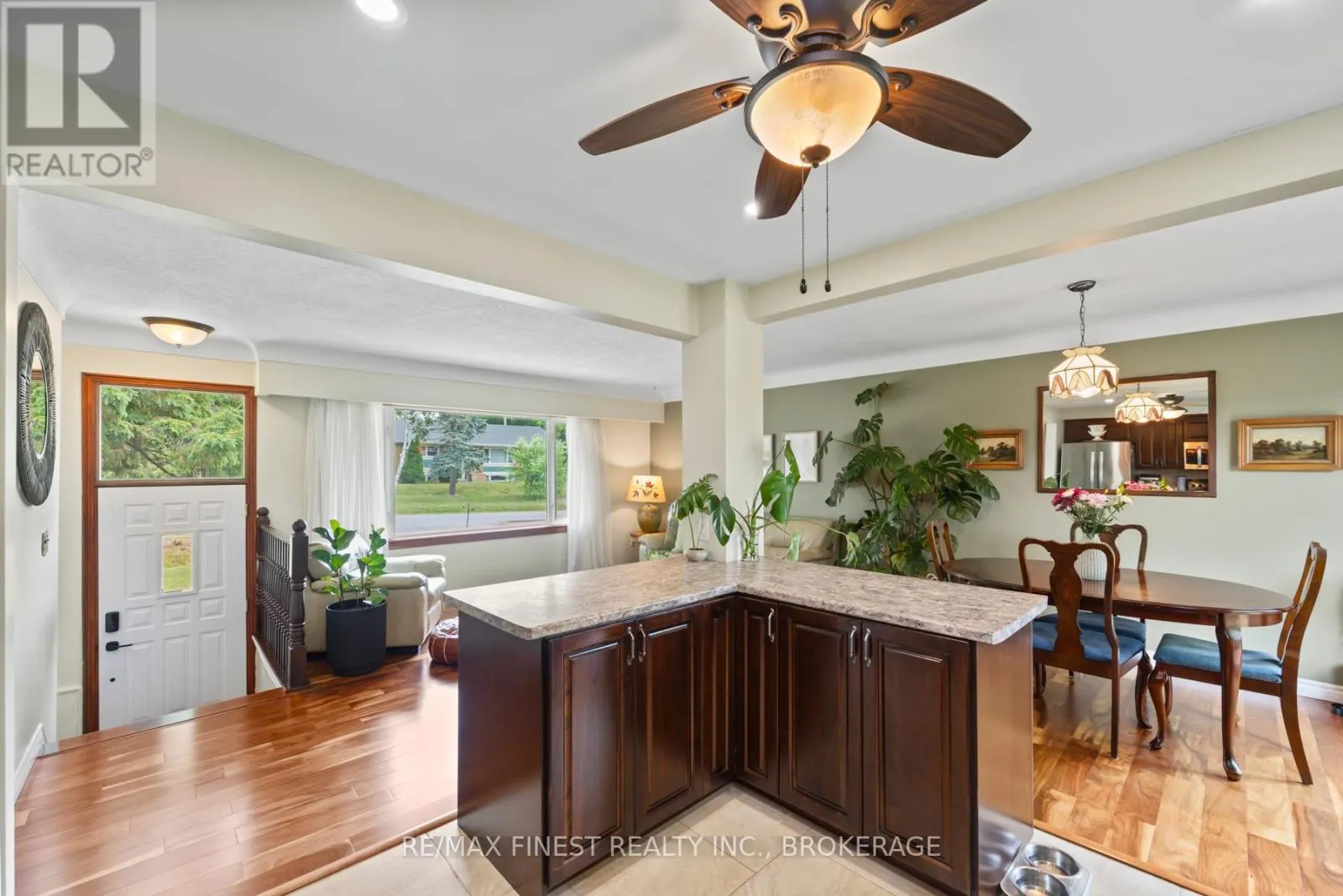 1429 AVONDALE CRESCENT