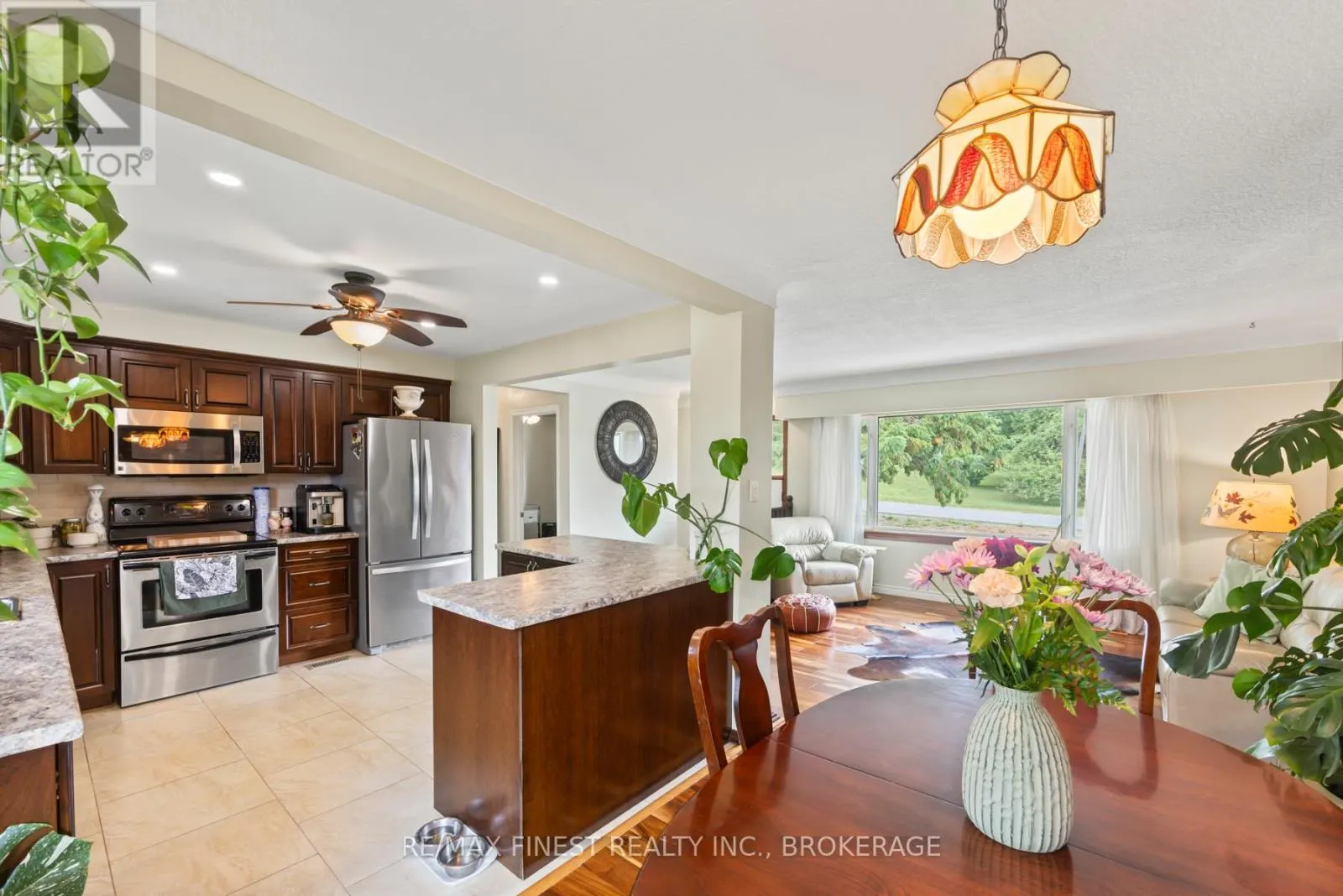 1429 AVONDALE CRESCENT