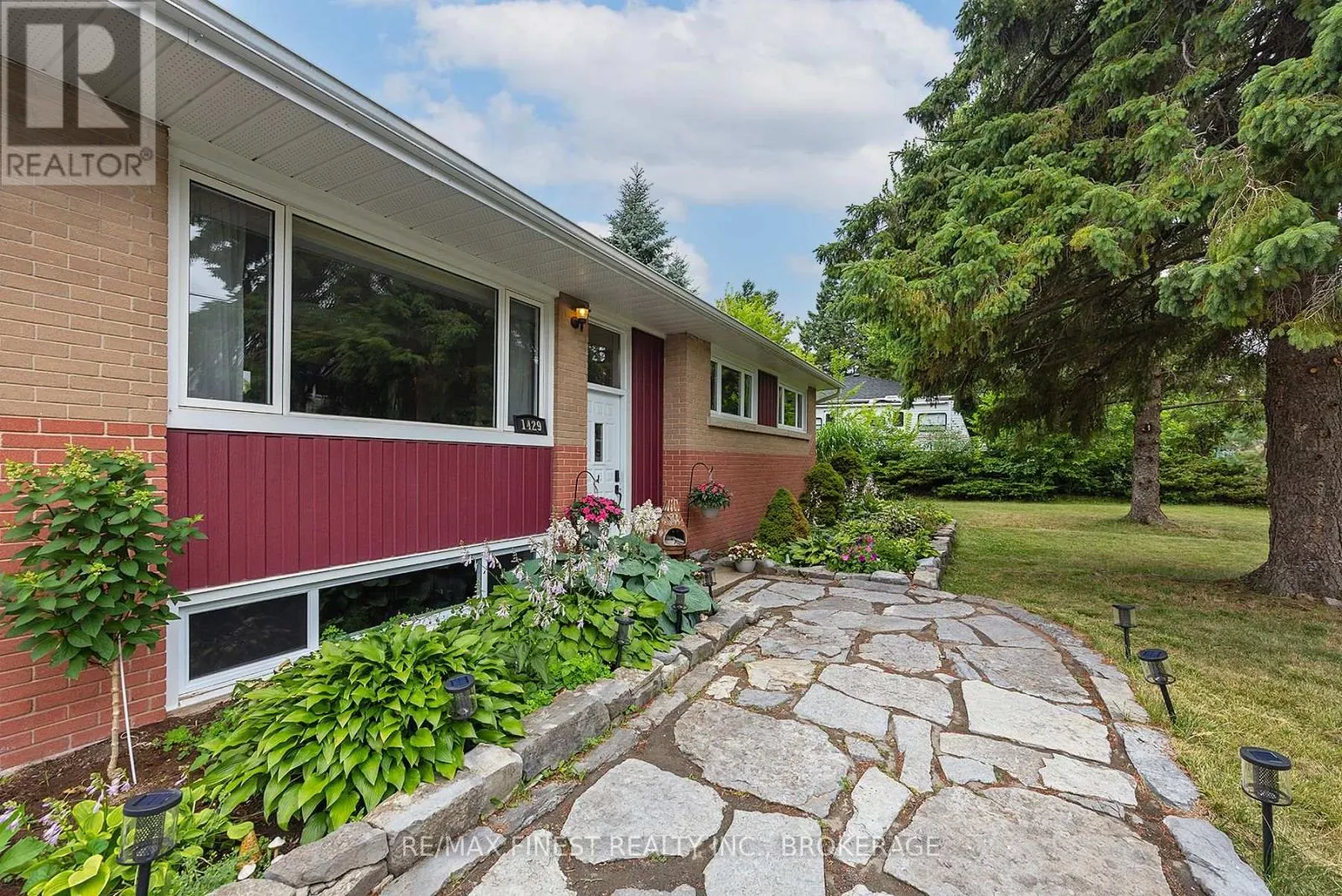 1429 AVONDALE CRESCENT
