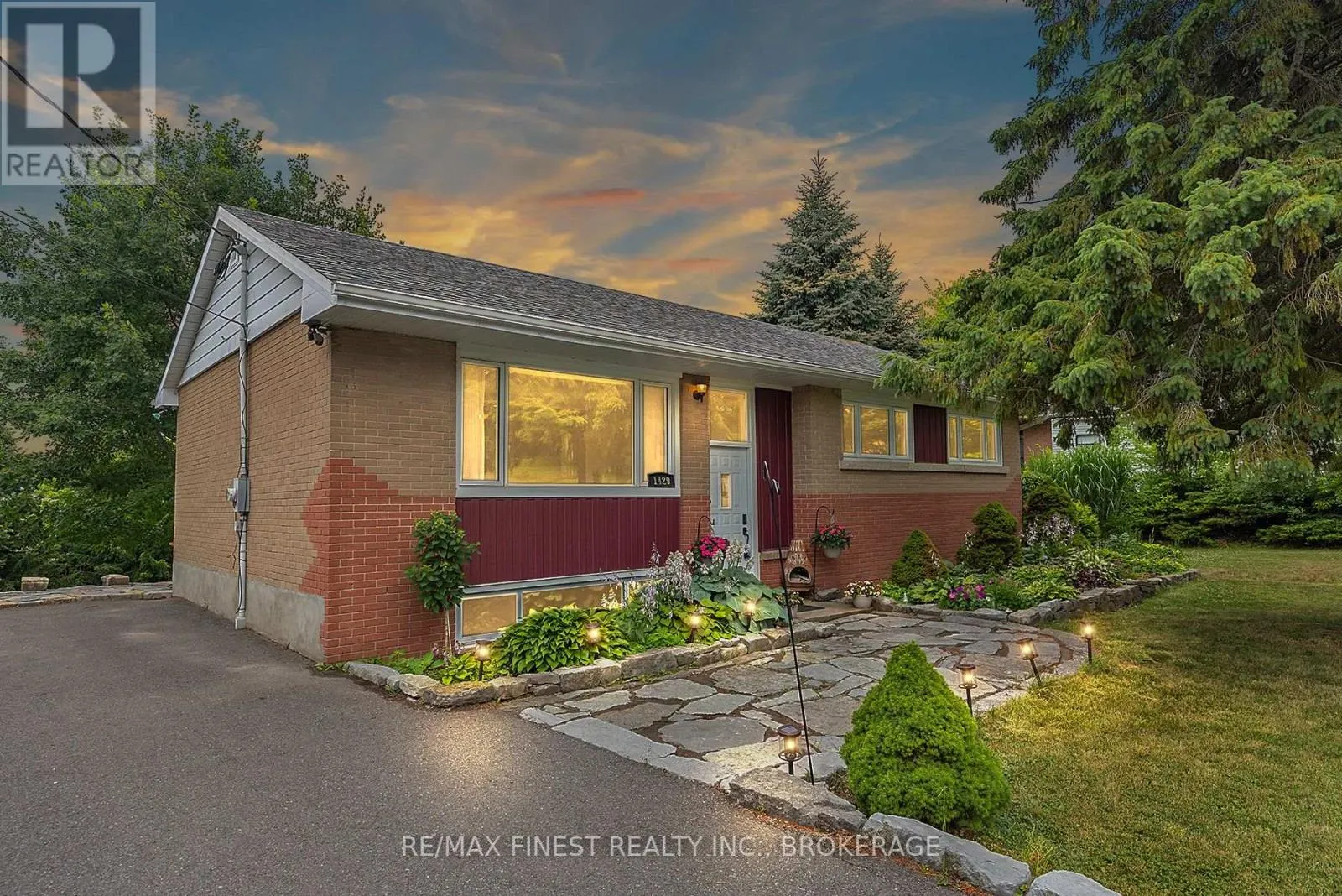 1429 AVONDALE CRESCENT