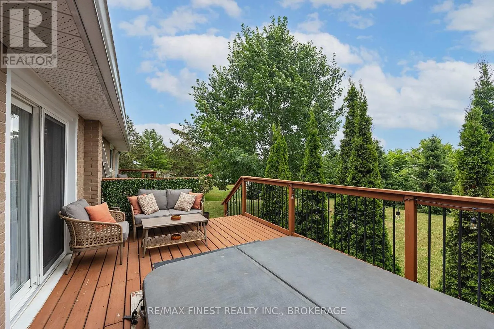 1429 AVONDALE CRESCENT