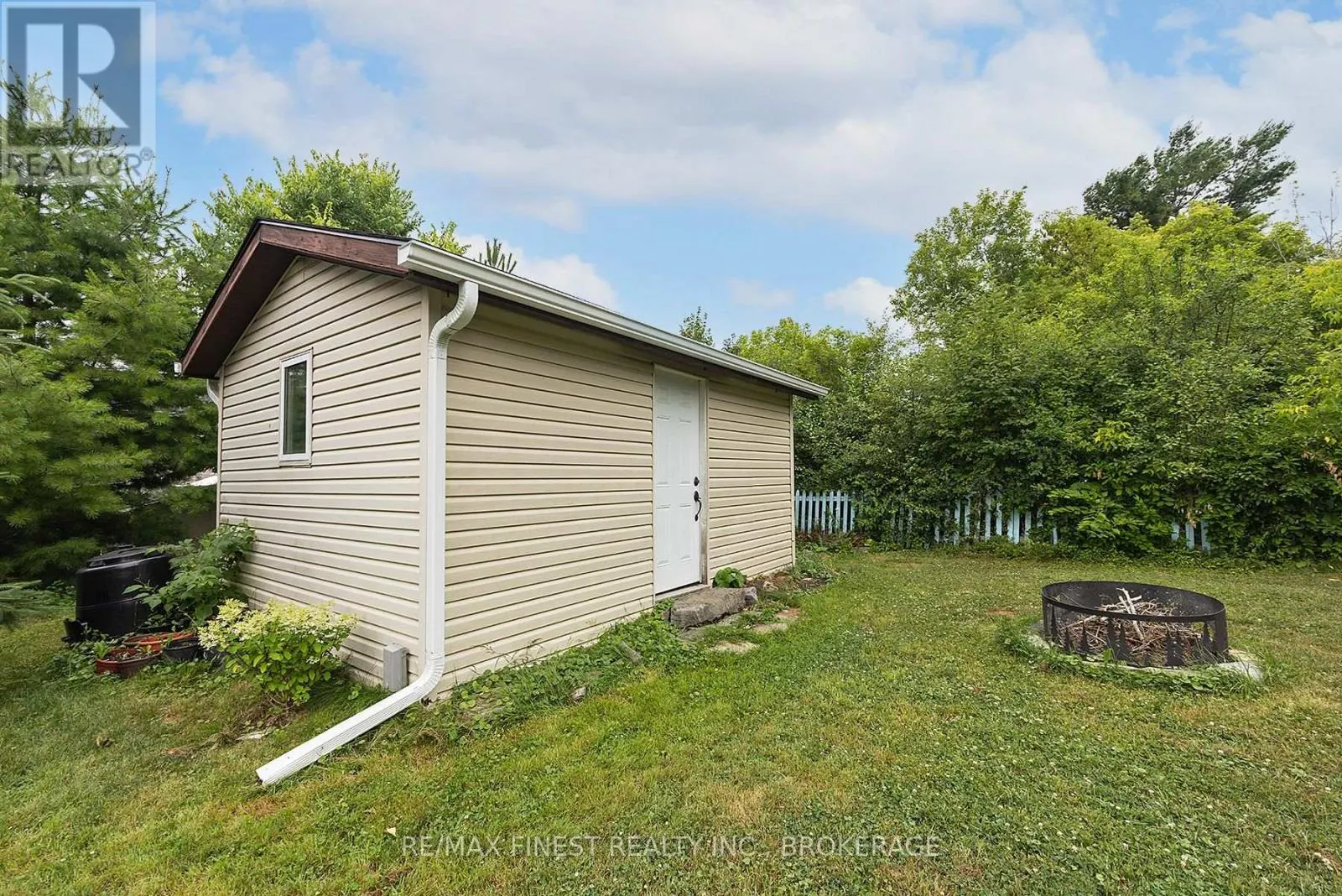 1429 AVONDALE CRESCENT