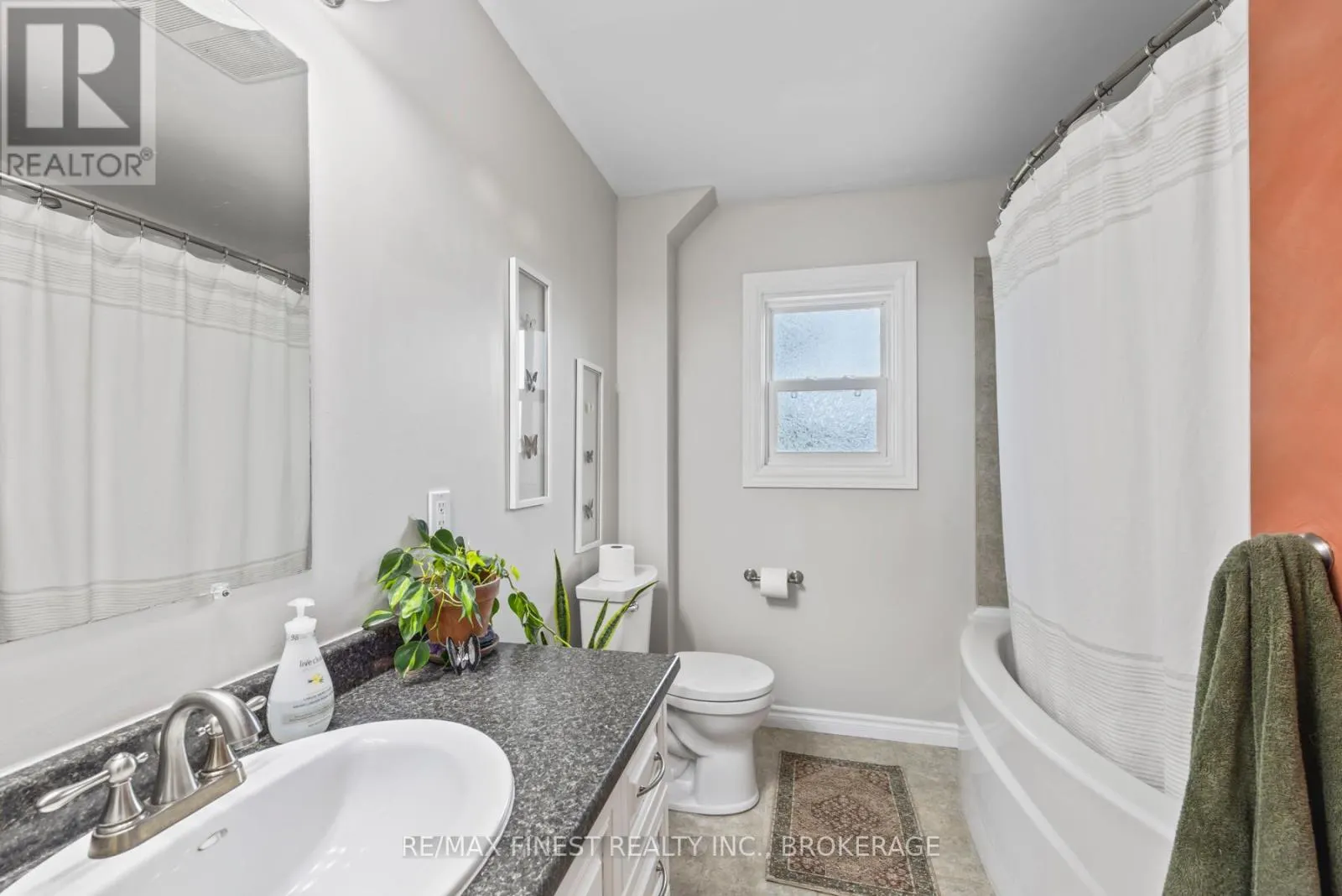 1429 AVONDALE CRESCENT