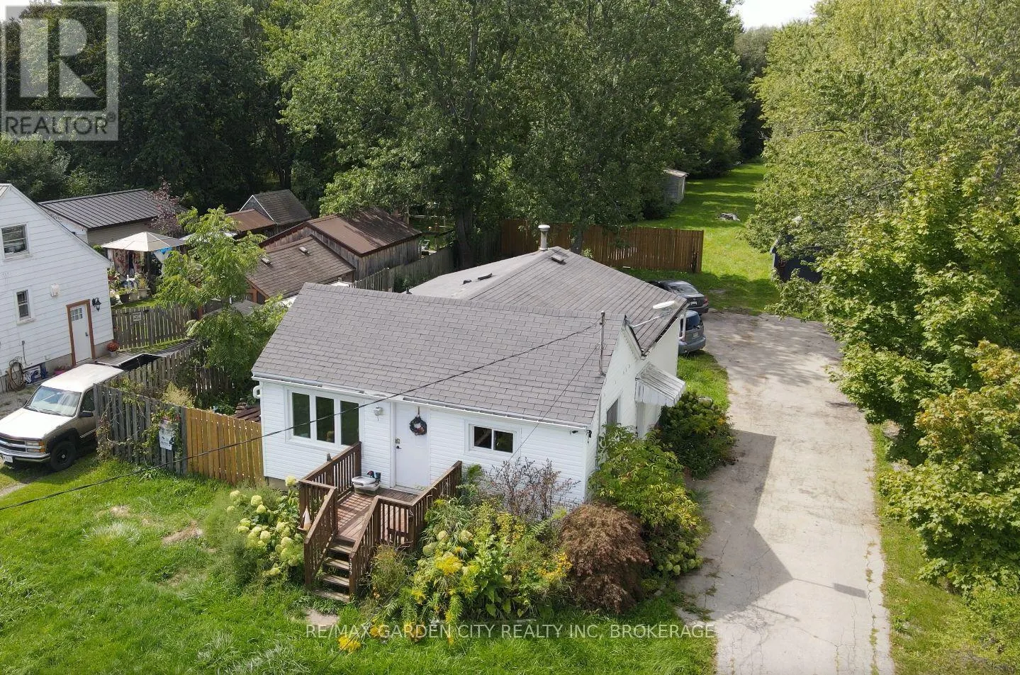1377 MERRITTVILLE HIGHWAY