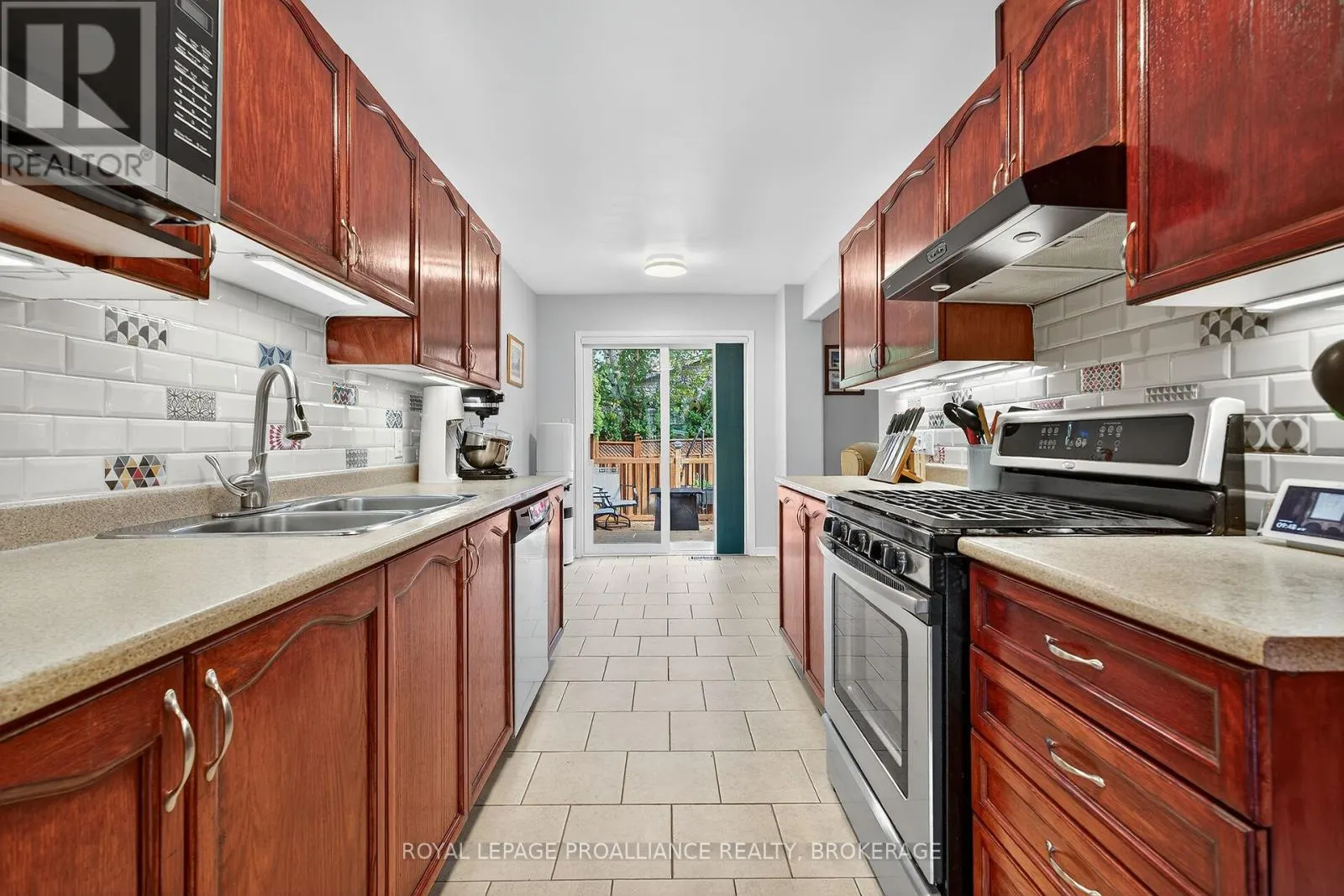 270 ELLESMEER AVENUE