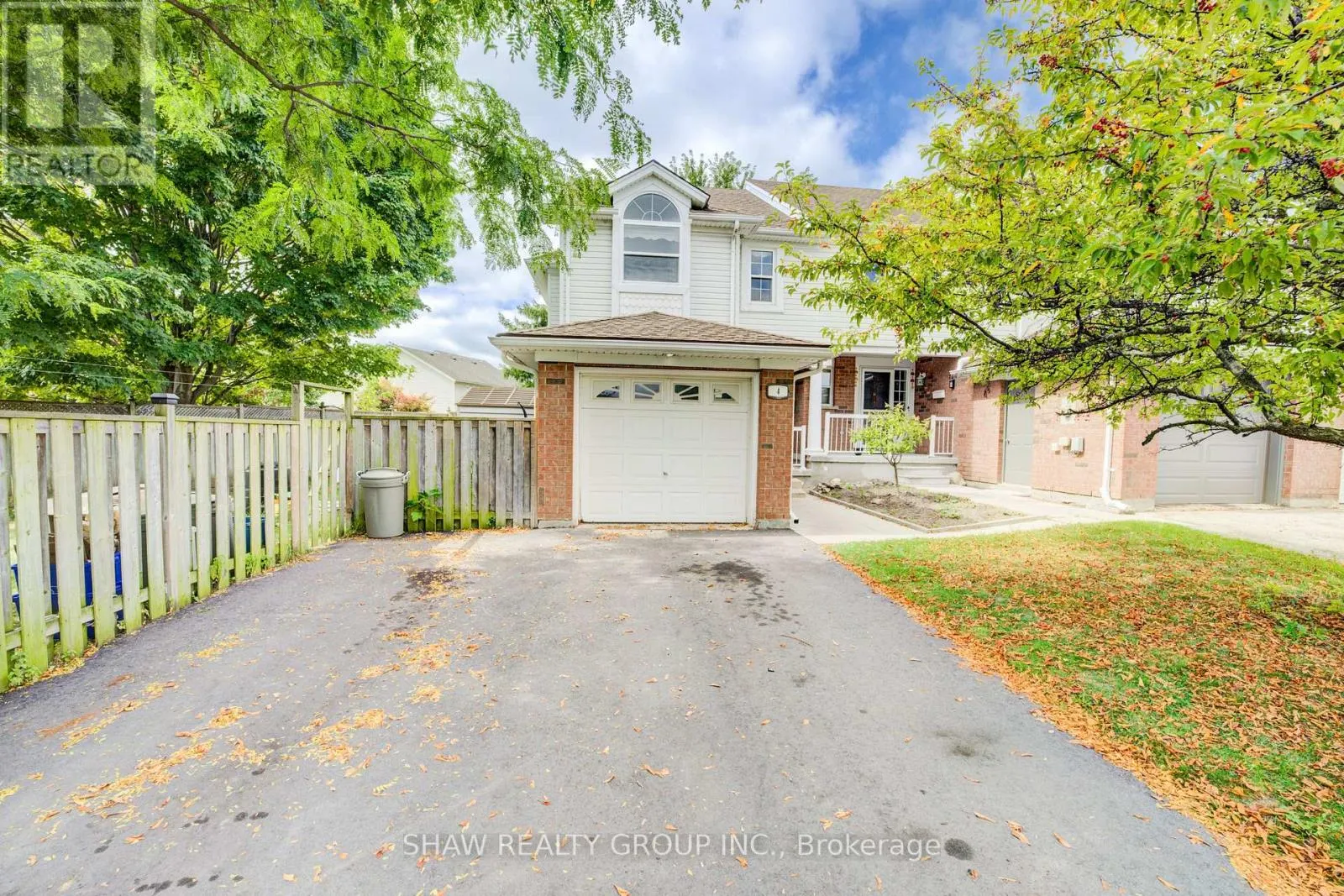 4 KING WILLIAM COURT
