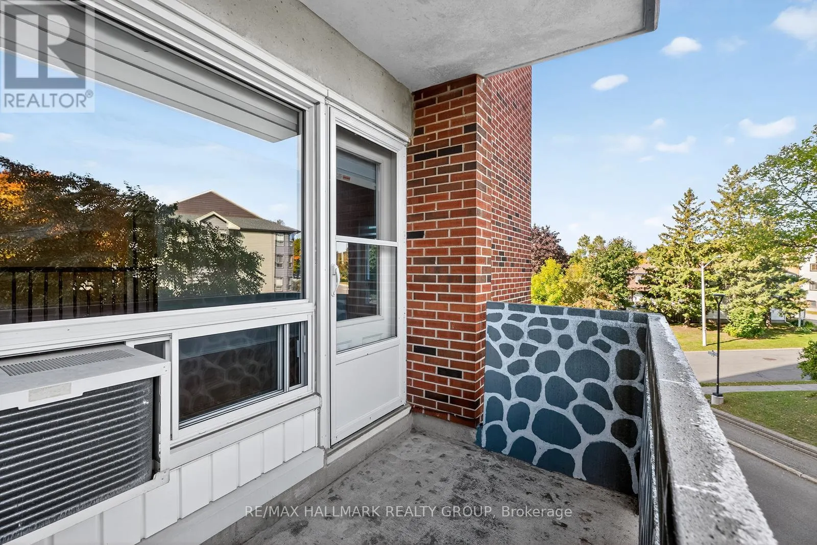 304 - 915 ELMSMERE ROAD