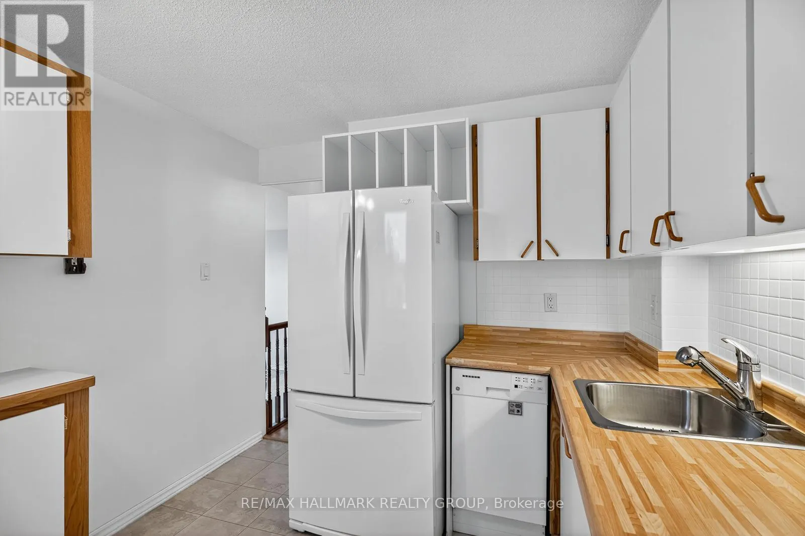 304 - 915 ELMSMERE ROAD