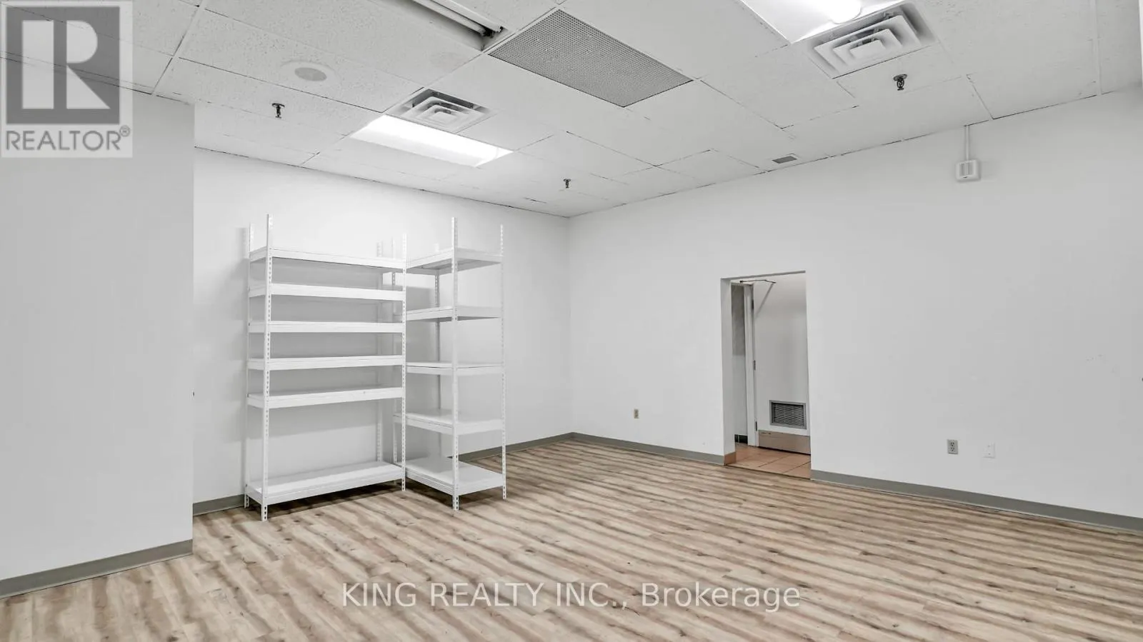 109-110 - 379 DUNDAS STREET