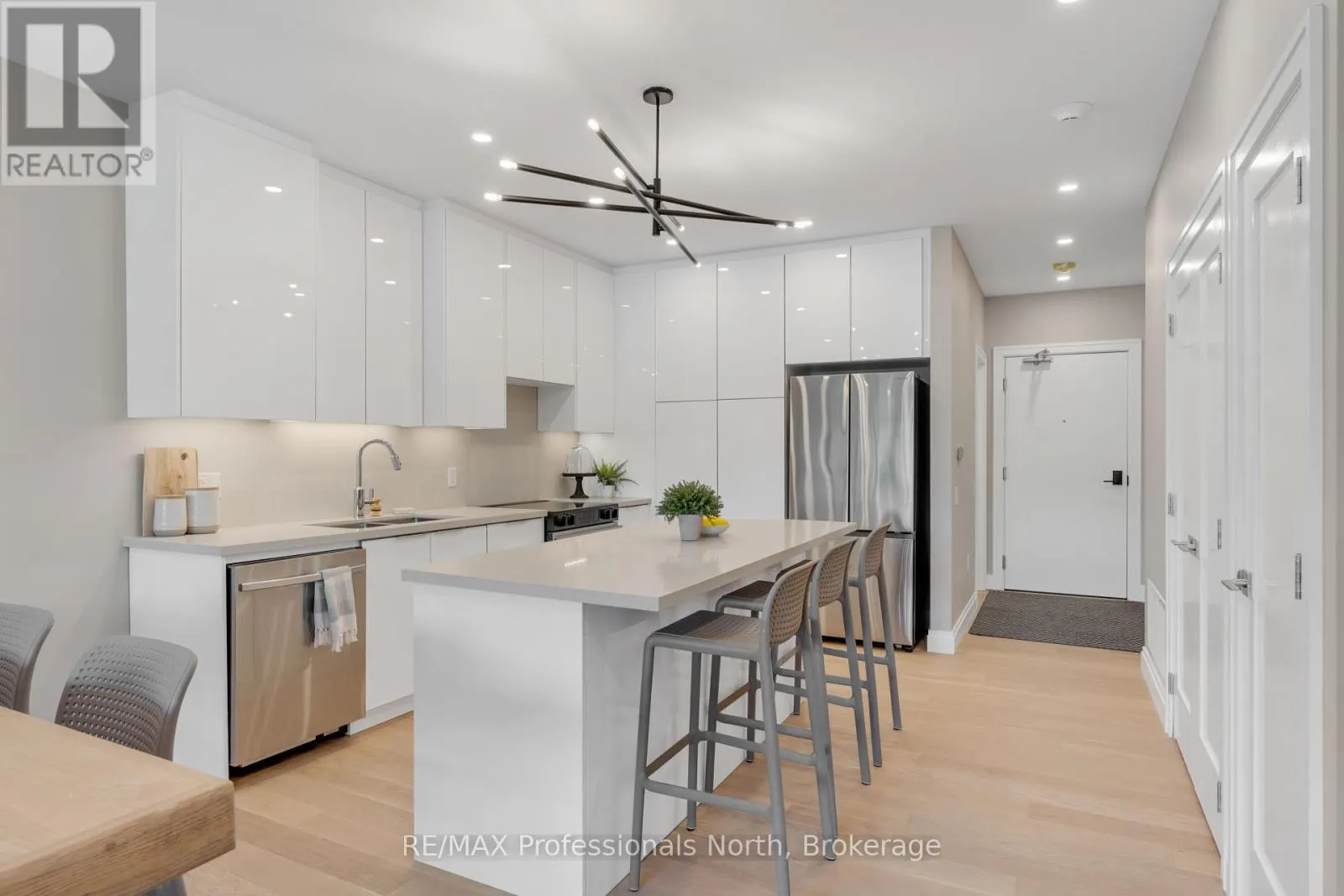 201 - 32 BRUNEL ROAD, #201