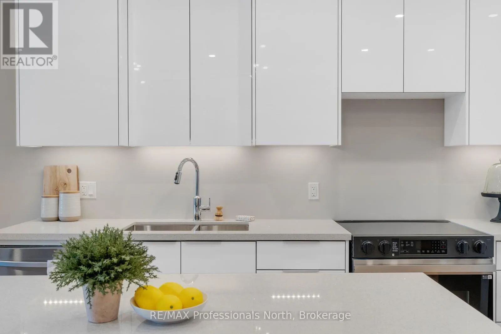 203 - 32 BRUNEL ROAD, #203