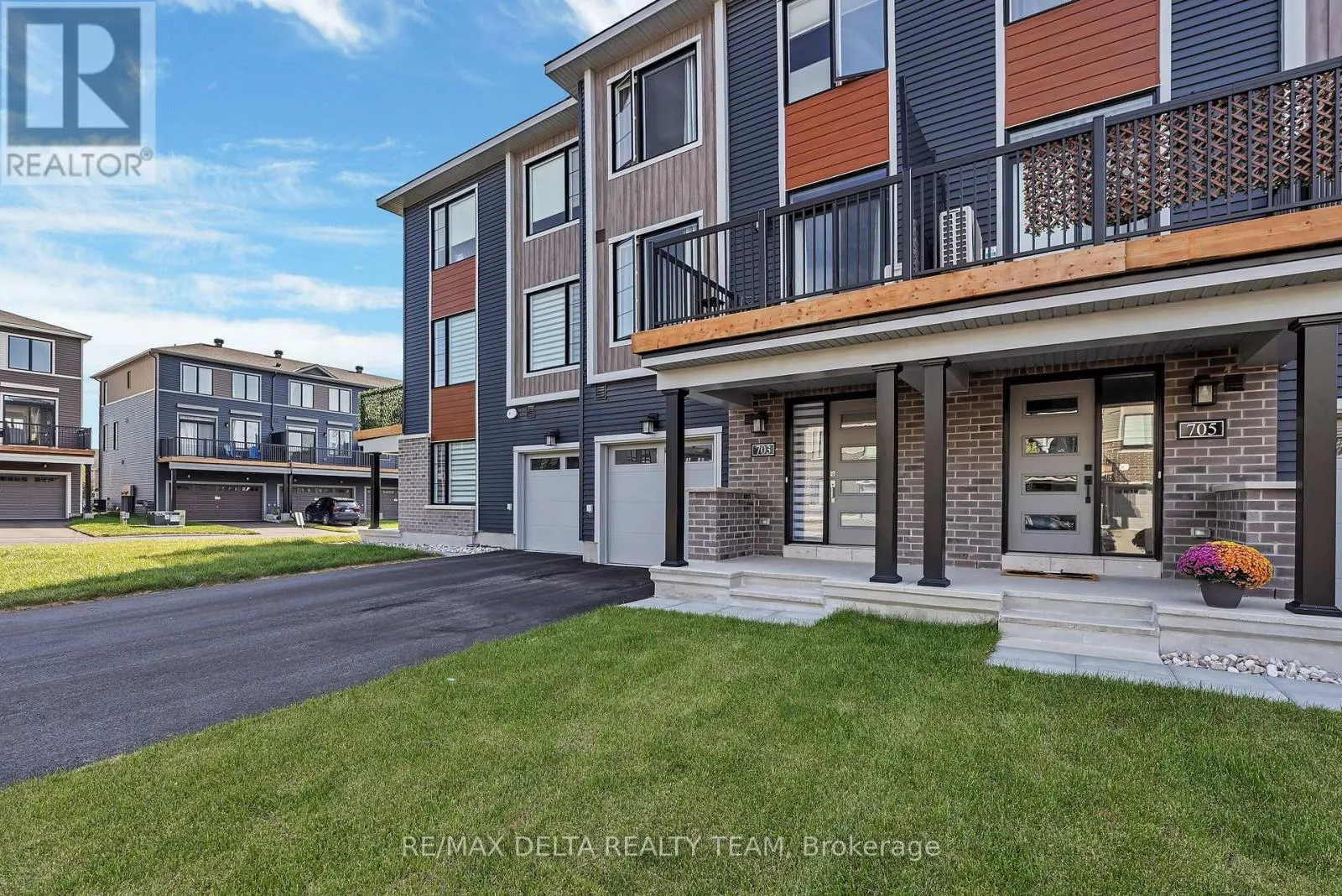 703 CONFLUENCE WALK