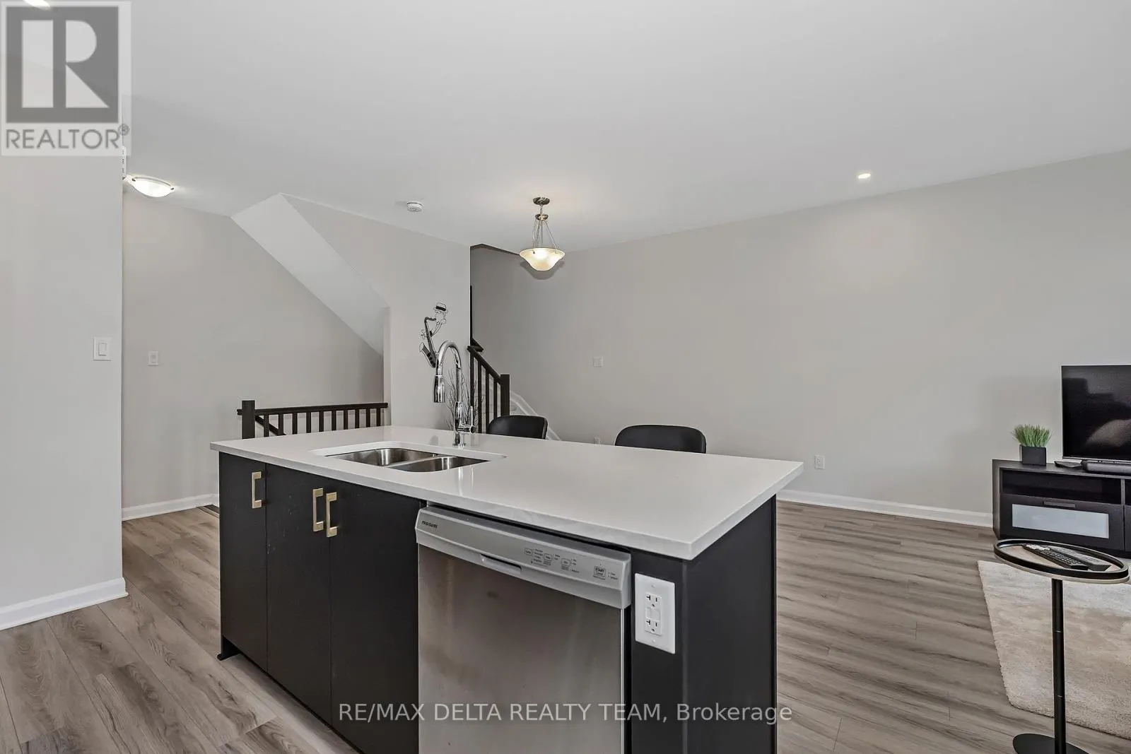 703 CONFLUENCE WALK