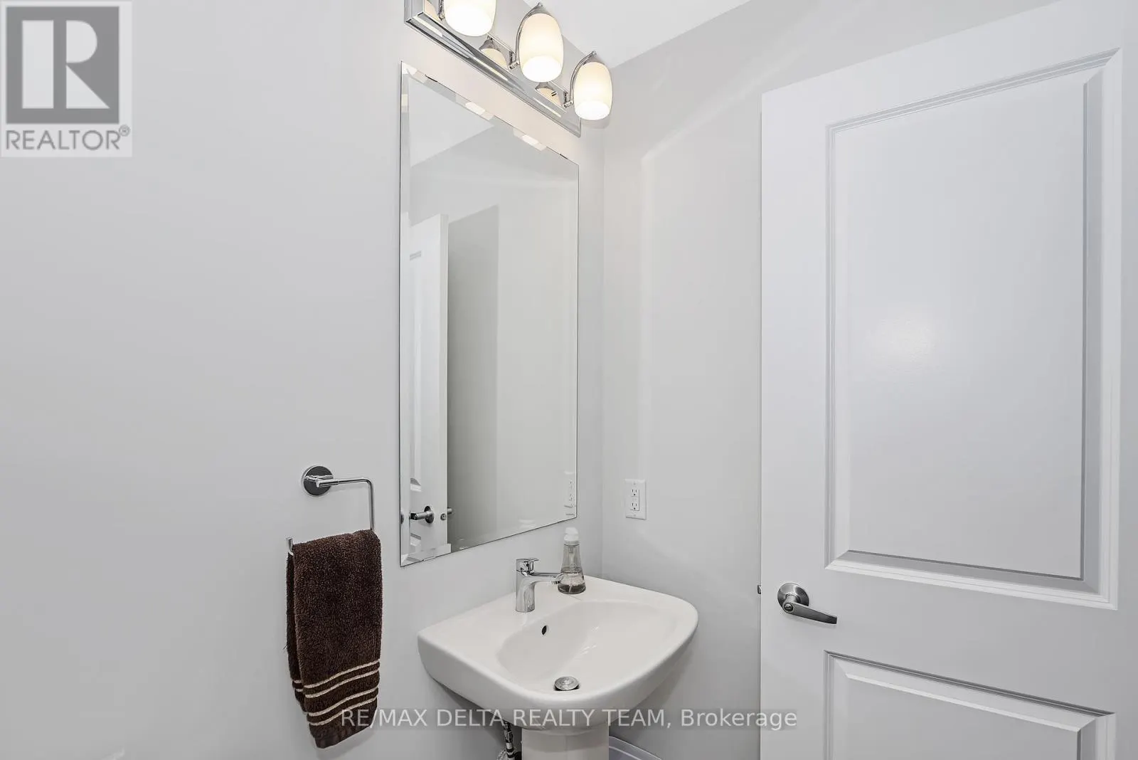 703 CONFLUENCE WALK