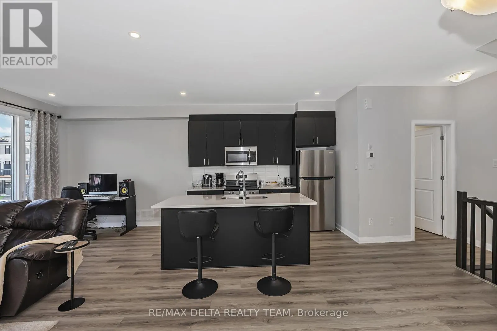 703 CONFLUENCE WALK