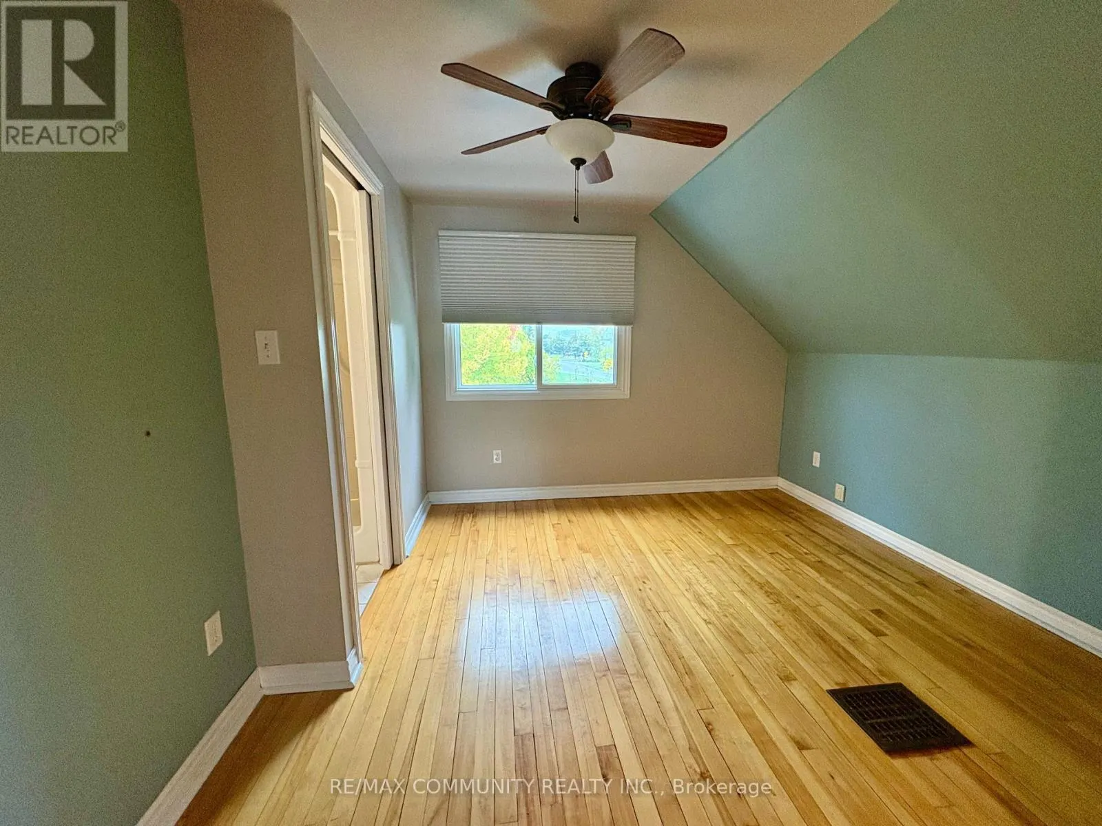 MAIN - 693 HAWLEY STREET