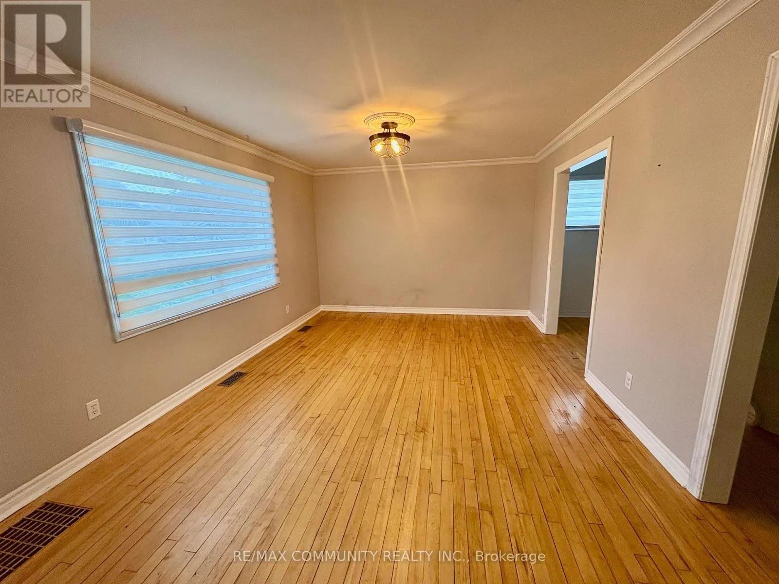 MAIN - 693 HAWLEY STREET