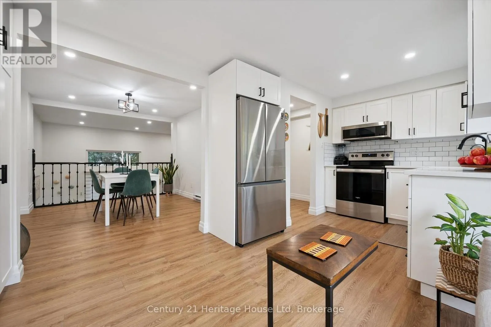 10 - 2 WORTON AVENUE, #10