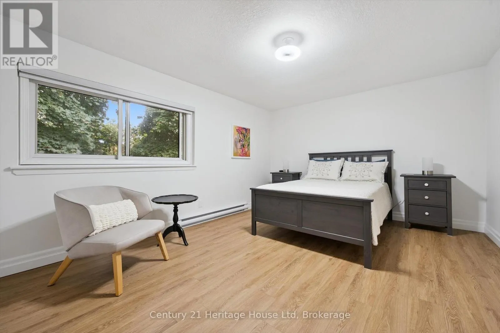 10 - 2 WORTON AVENUE, #10