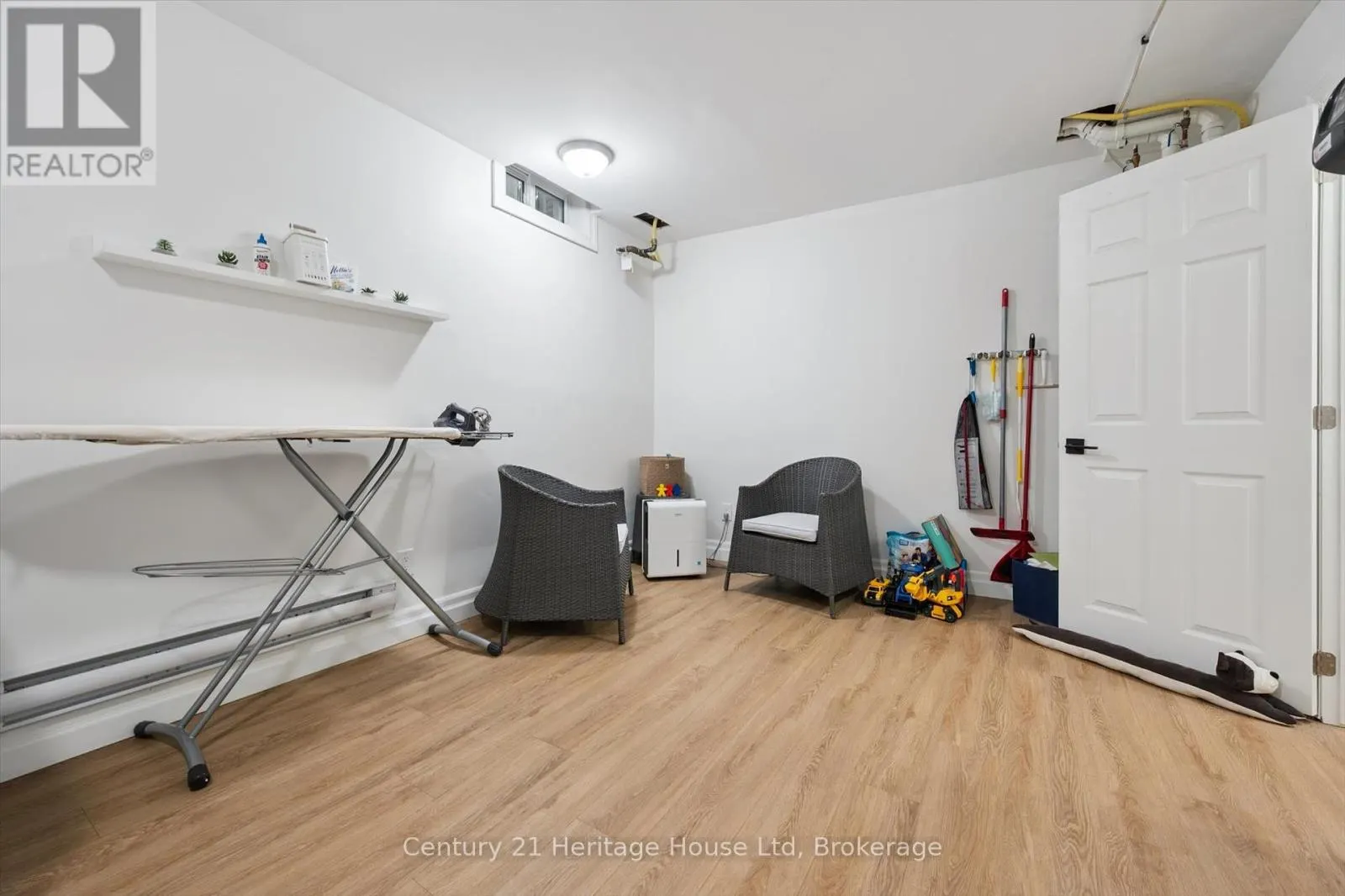 10 - 2 WORTON AVENUE, #10