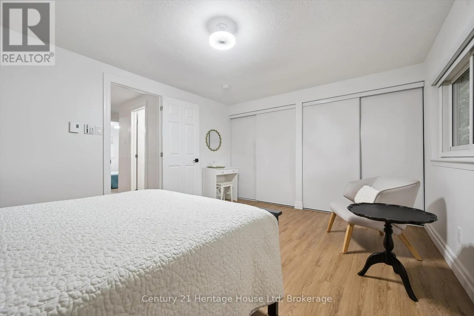 10 - 2 WORTON AVENUE, #10