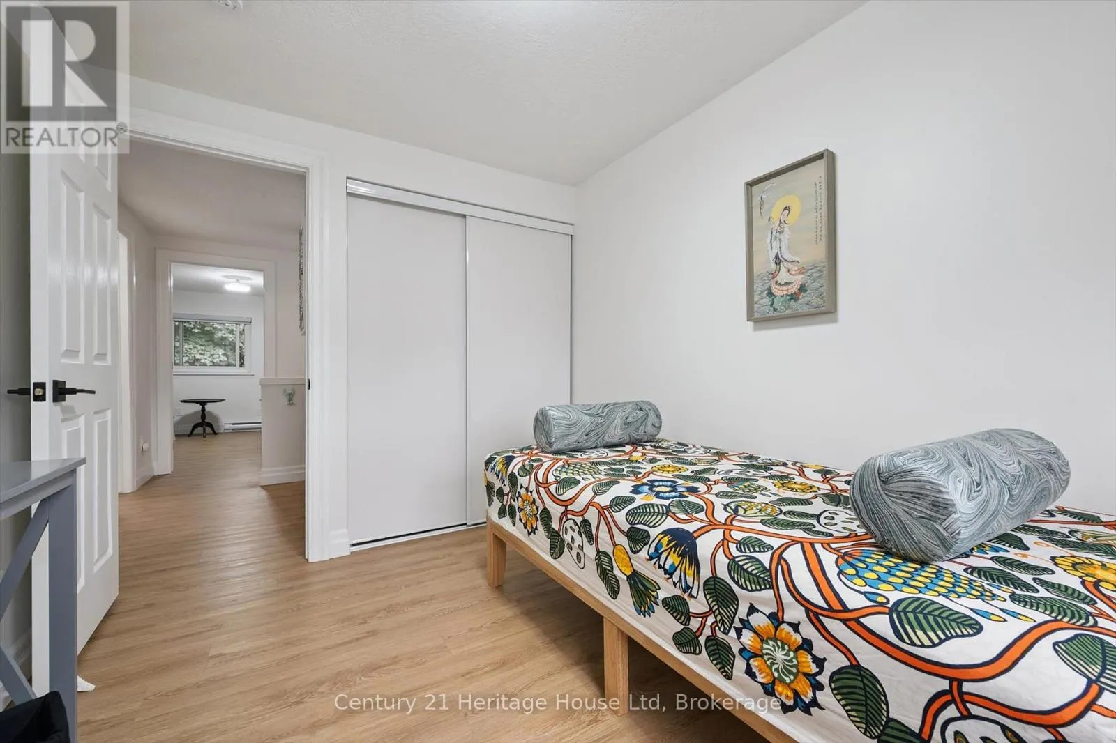 10 - 2 WORTON AVENUE, #10