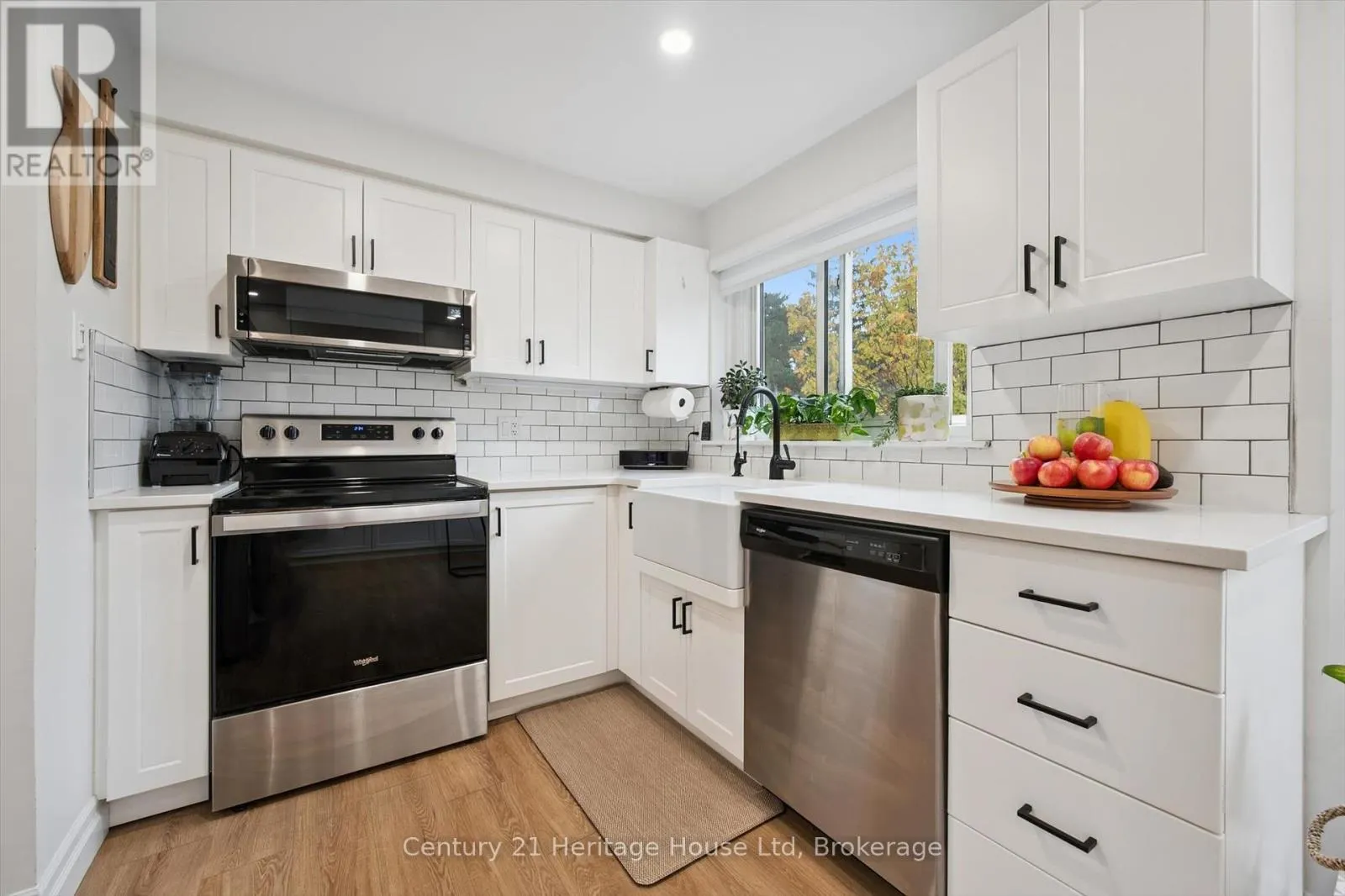10 - 2 WORTON AVENUE, #10