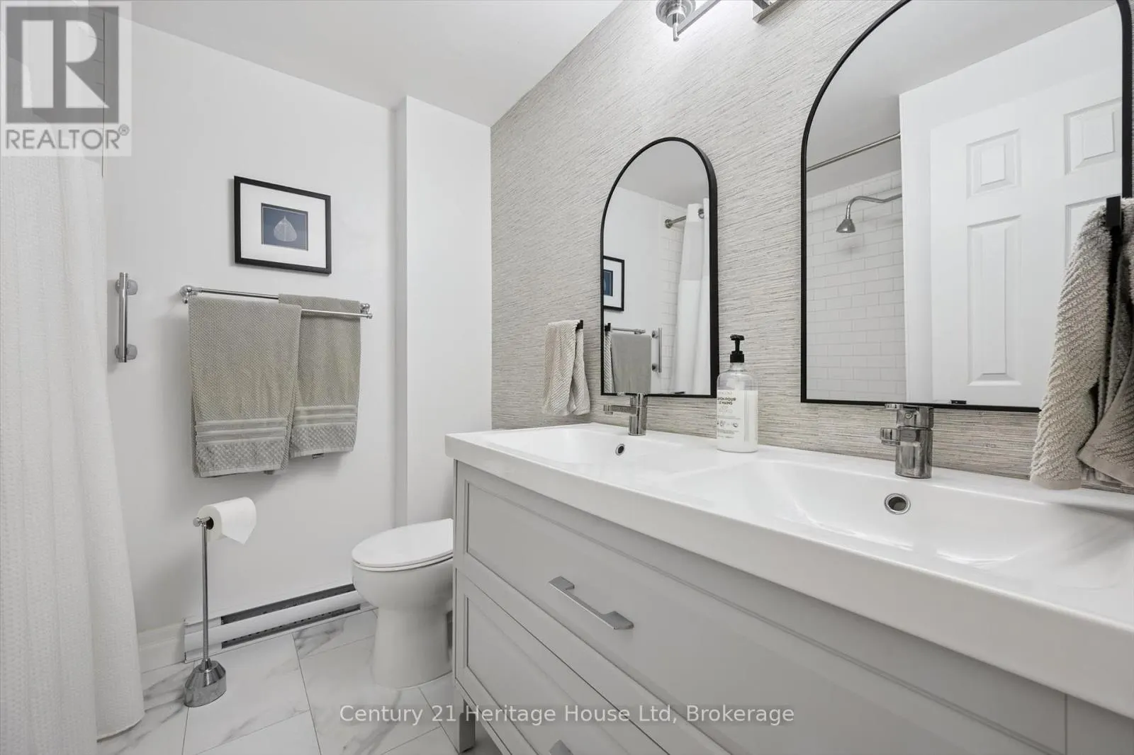 10 - 2 WORTON AVENUE, #10