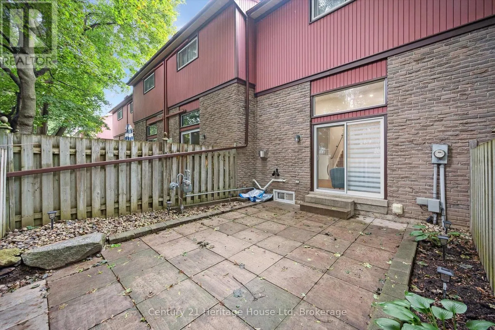 10 - 2 WORTON AVENUE, #10