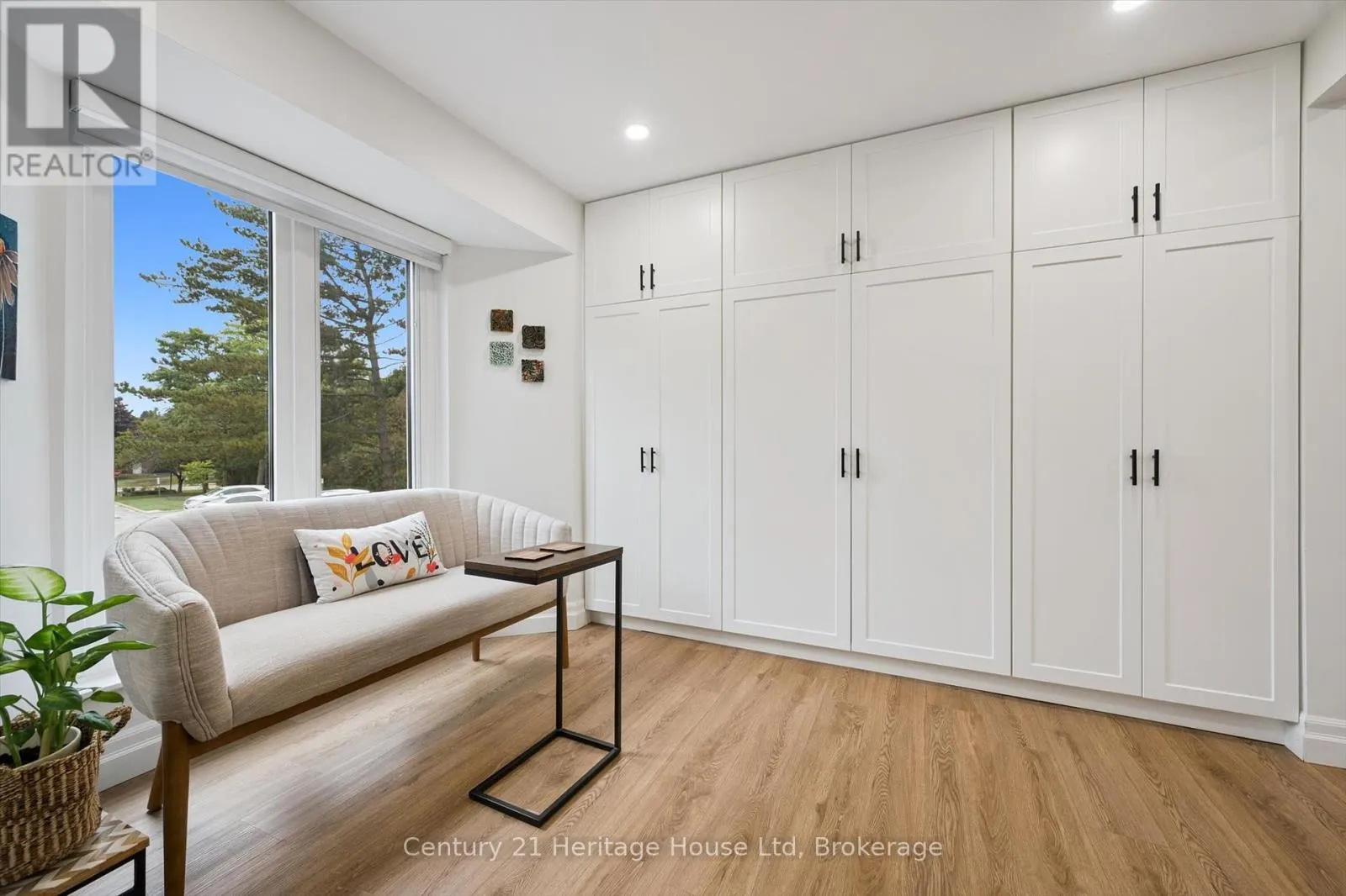10 - 2 WORTON AVENUE, #10