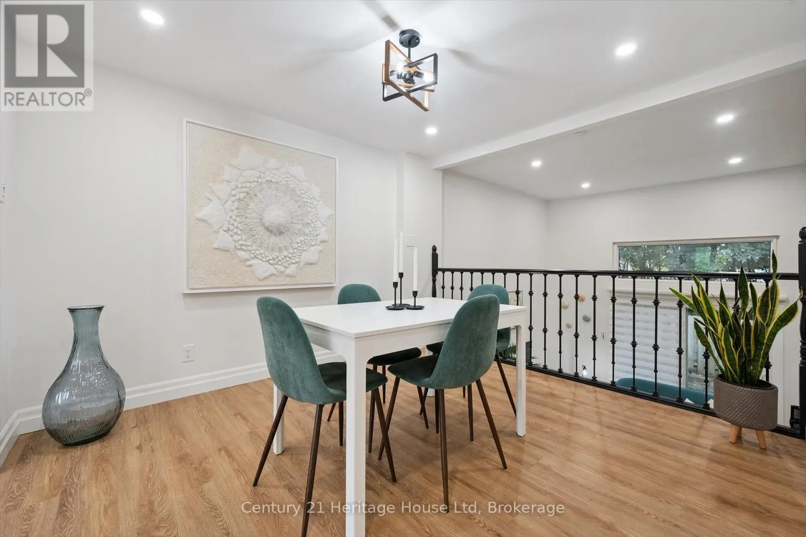 10 - 2 WORTON AVENUE, #10