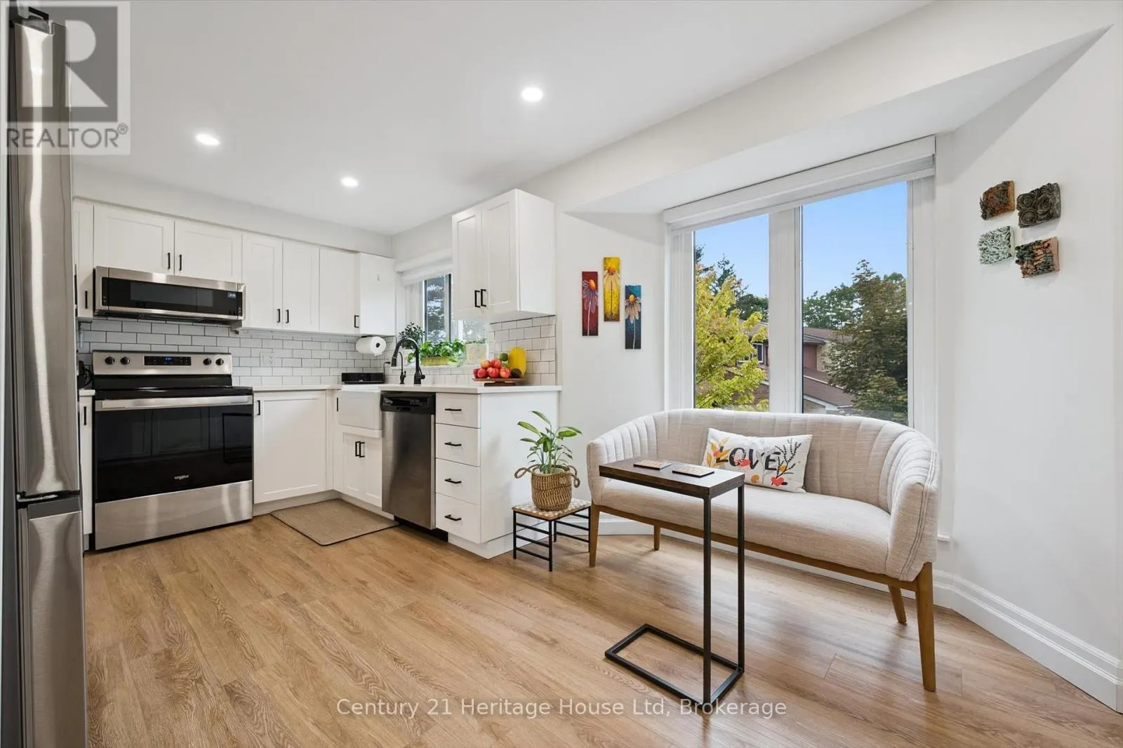10 - 2 WORTON AVENUE, #10