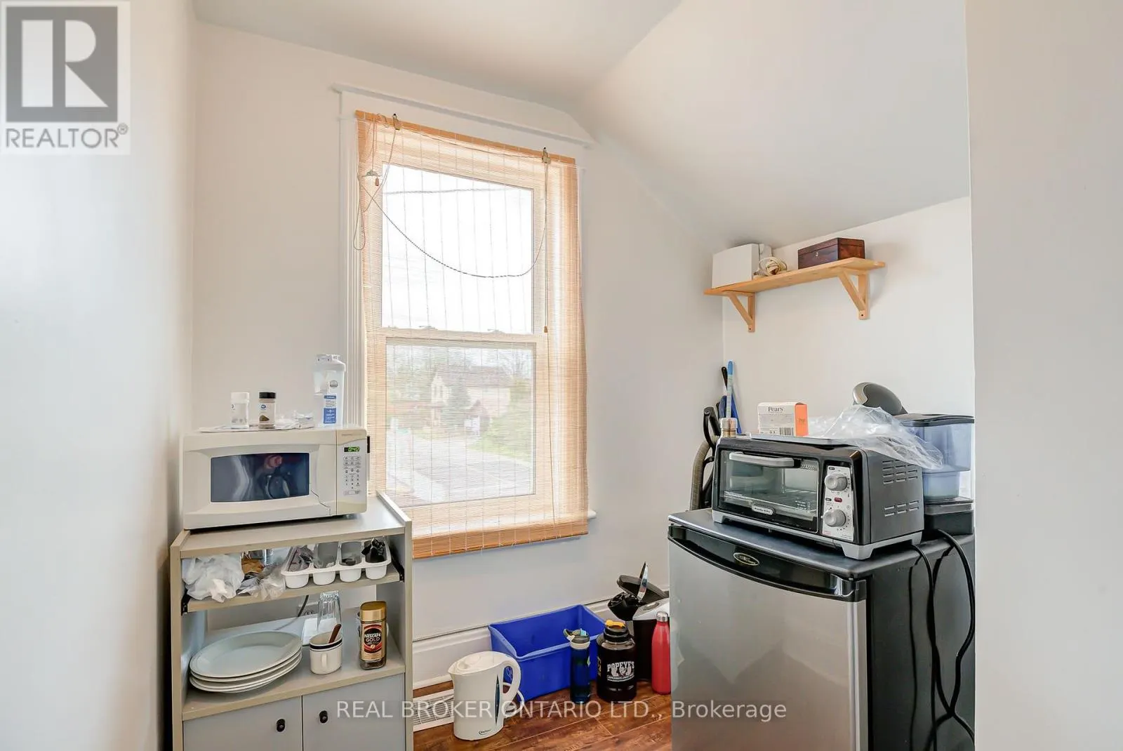 1405 KING STREET E