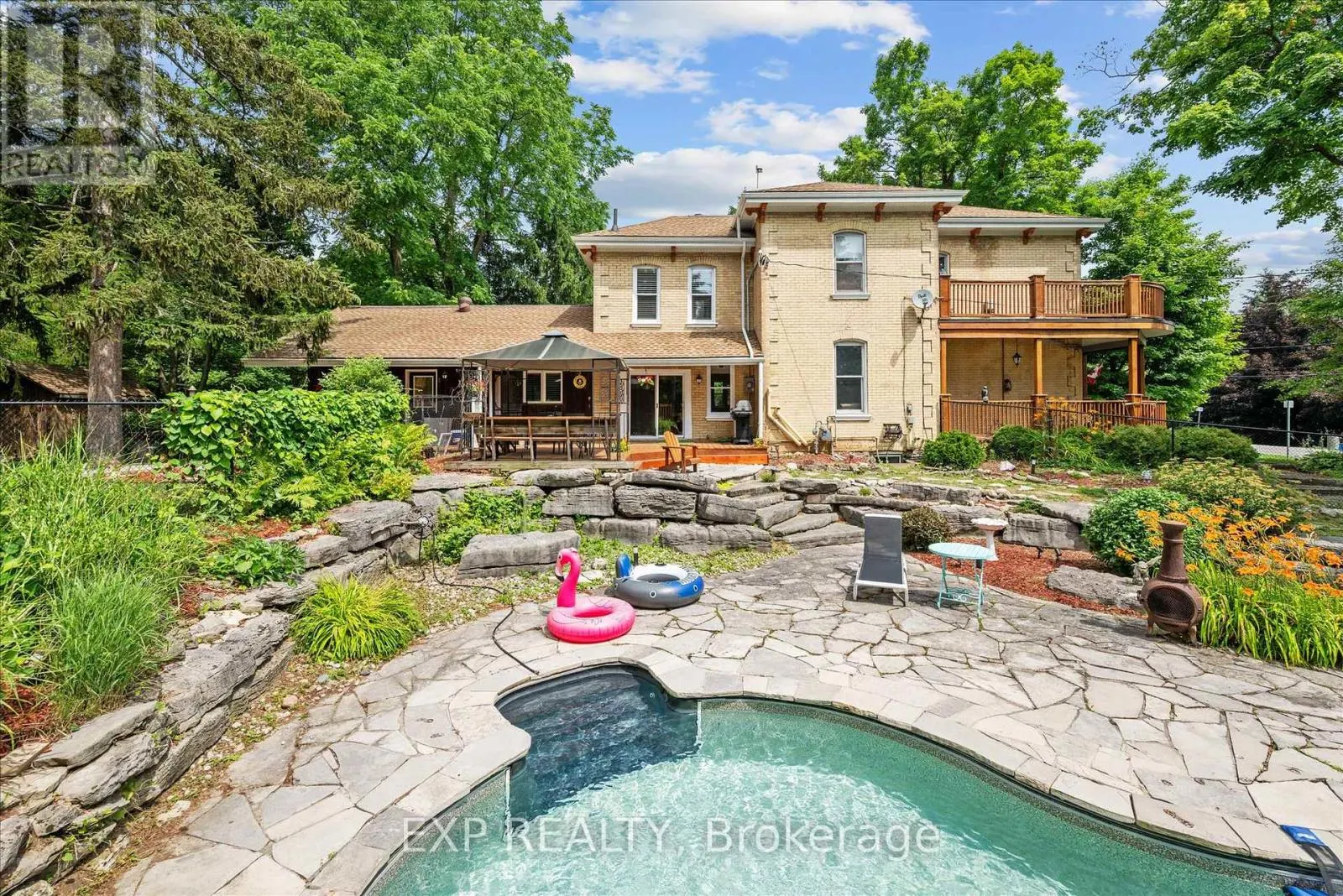 34 FIELD ROAD