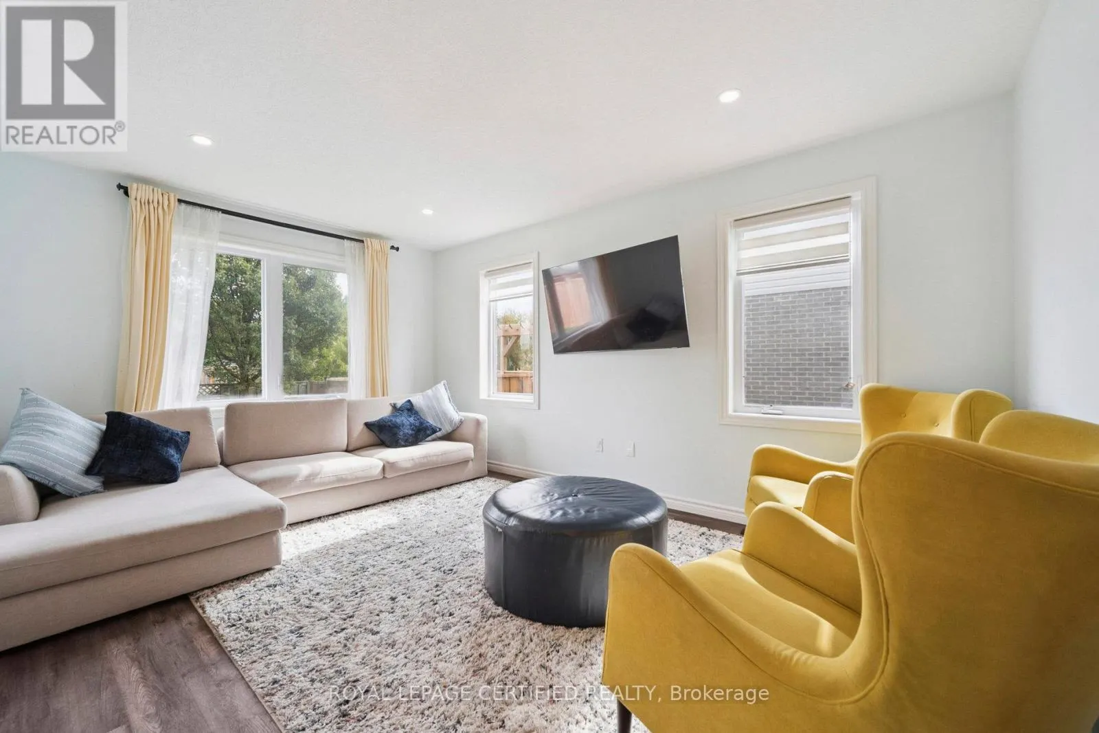 3 MINLER STREET E