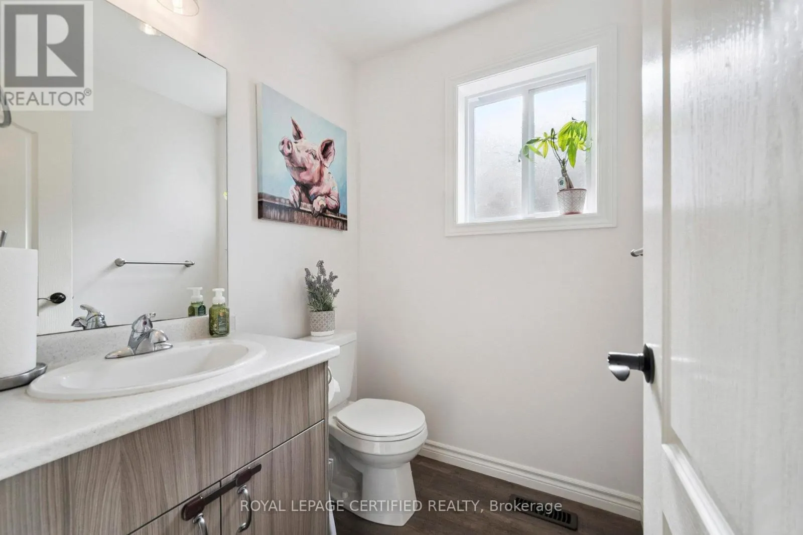 3 MINLER STREET E