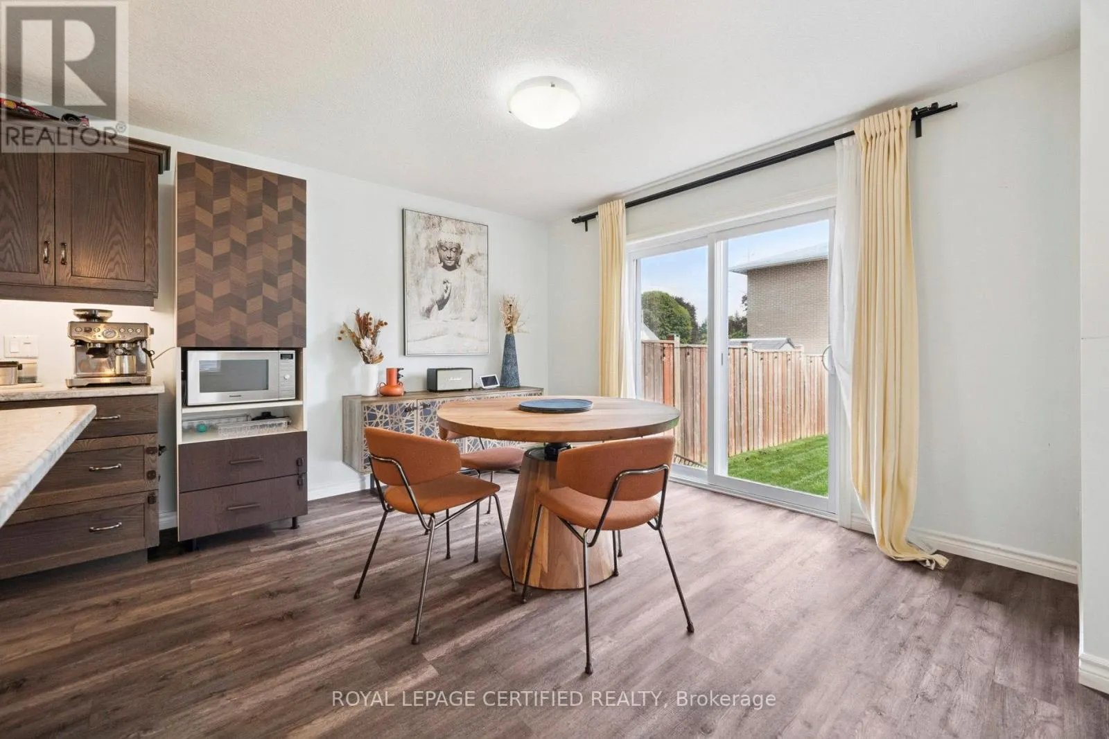 3 MINLER STREET E