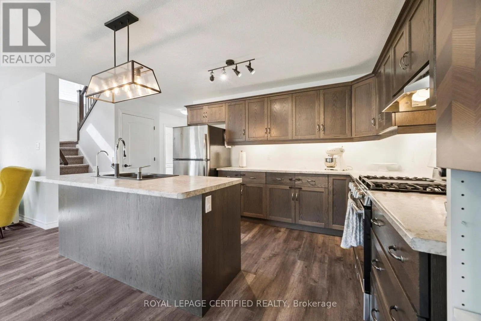 3 MINLER STREET E