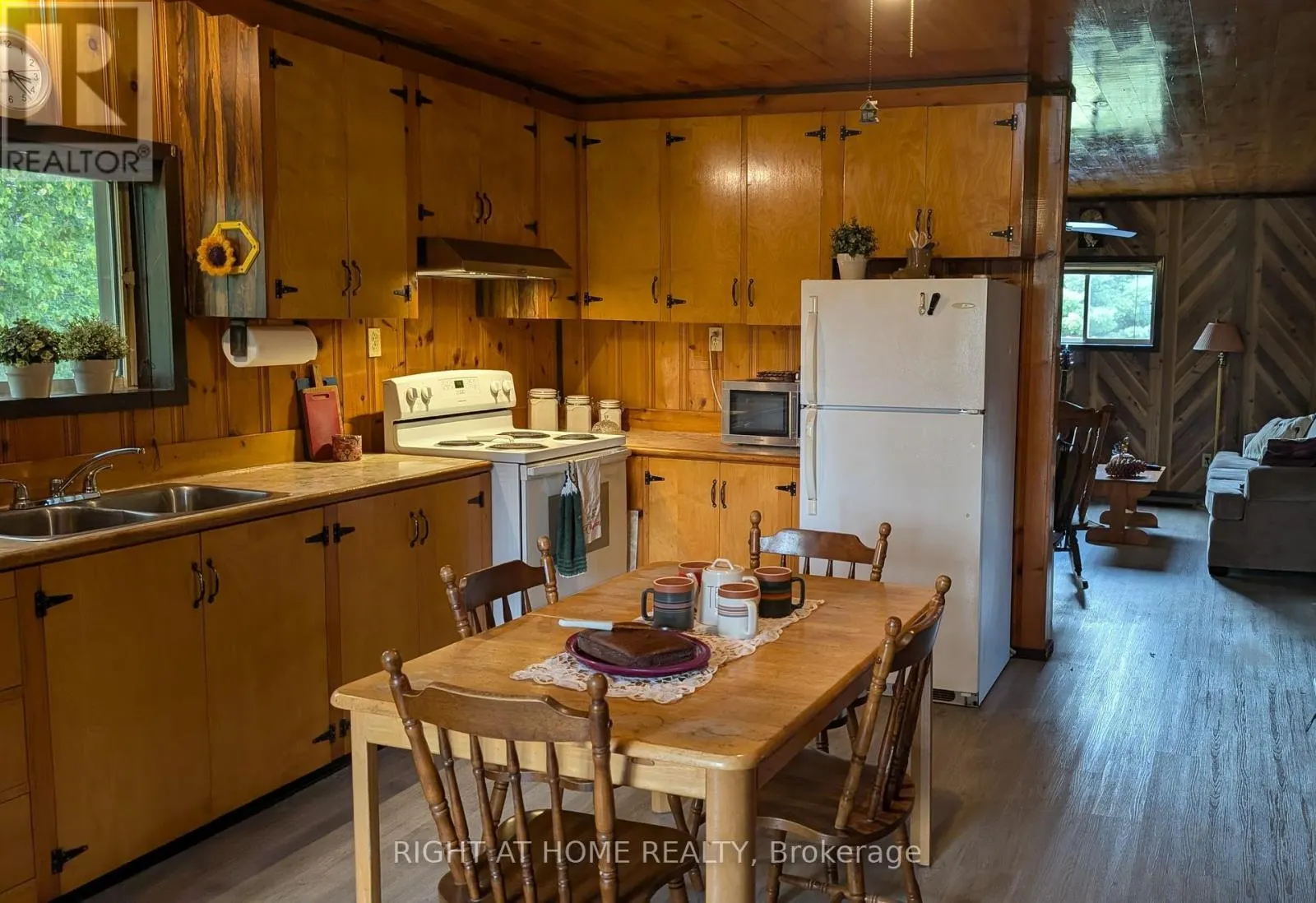 58 BELLEFEUILLE ROAD S