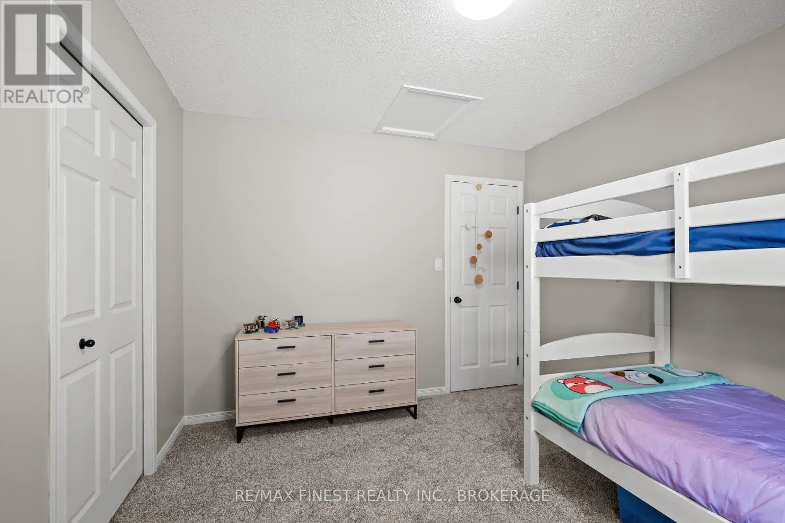 1032 REDWOOD CRESCENT