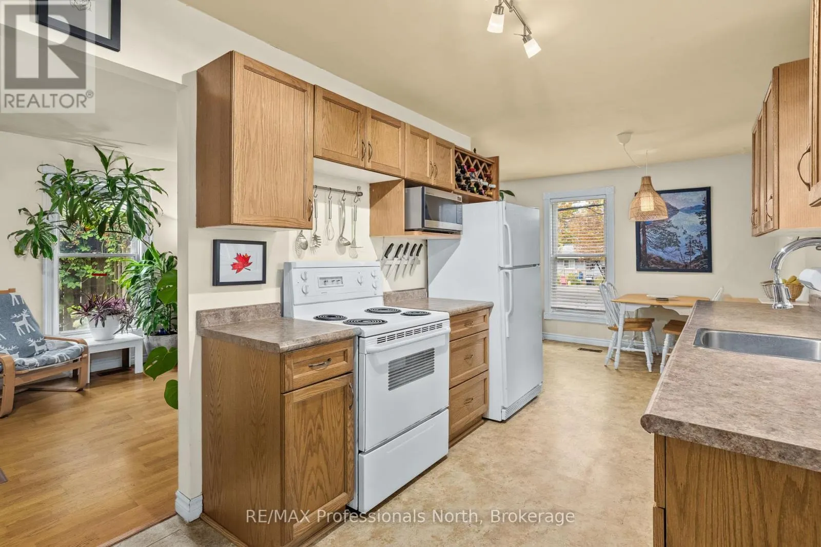 83 FLORENCE STREET W